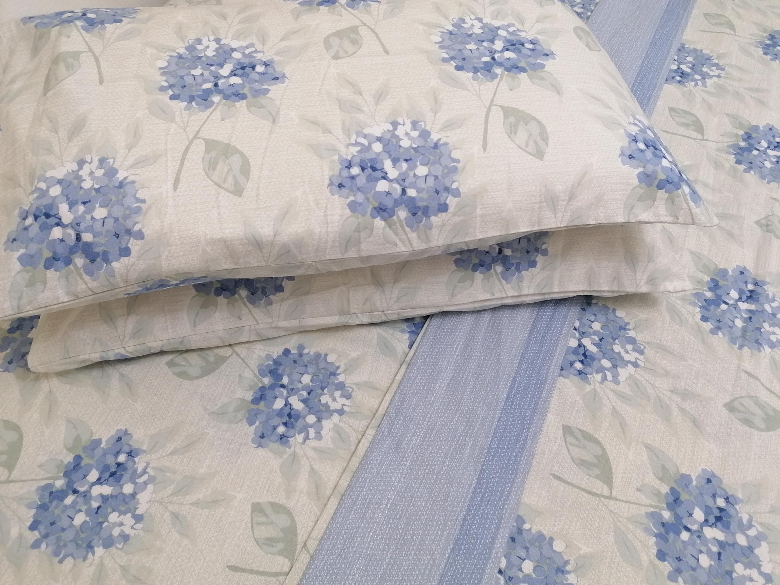 Pago Poco Parure de lit double en flanelle fantaisie Flori drap plat 240 x 280 cm. Drap housse 180 x 200 + 25 cm. Taies d'oreill