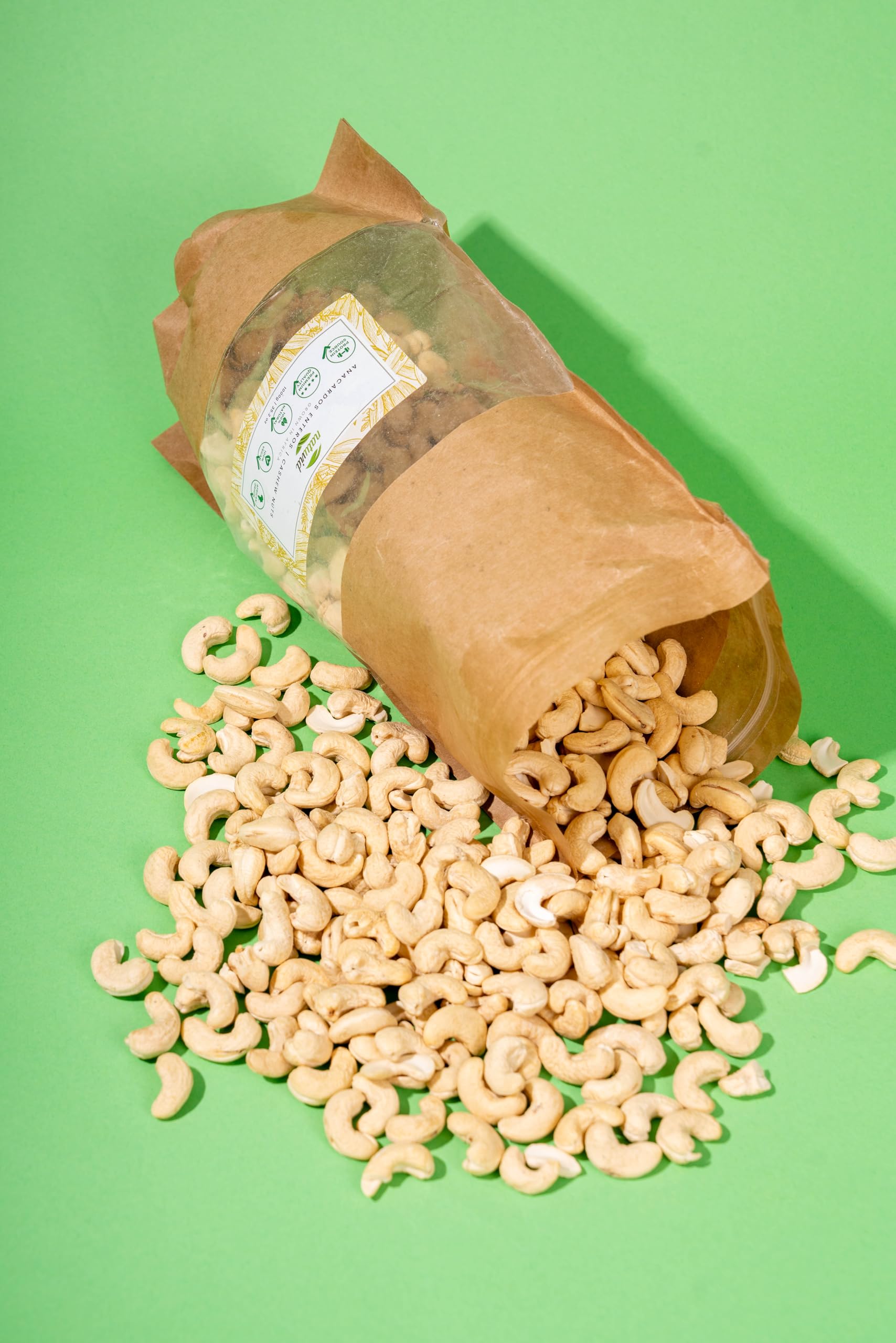 Natuvid Anacardi al Naturale (Interi) | 100% Pura Qualità Cruda (Non Tostati & Non Salati) | Ideali per Cucina Vegana, Formaggi Vegetali & Salse | Vegan