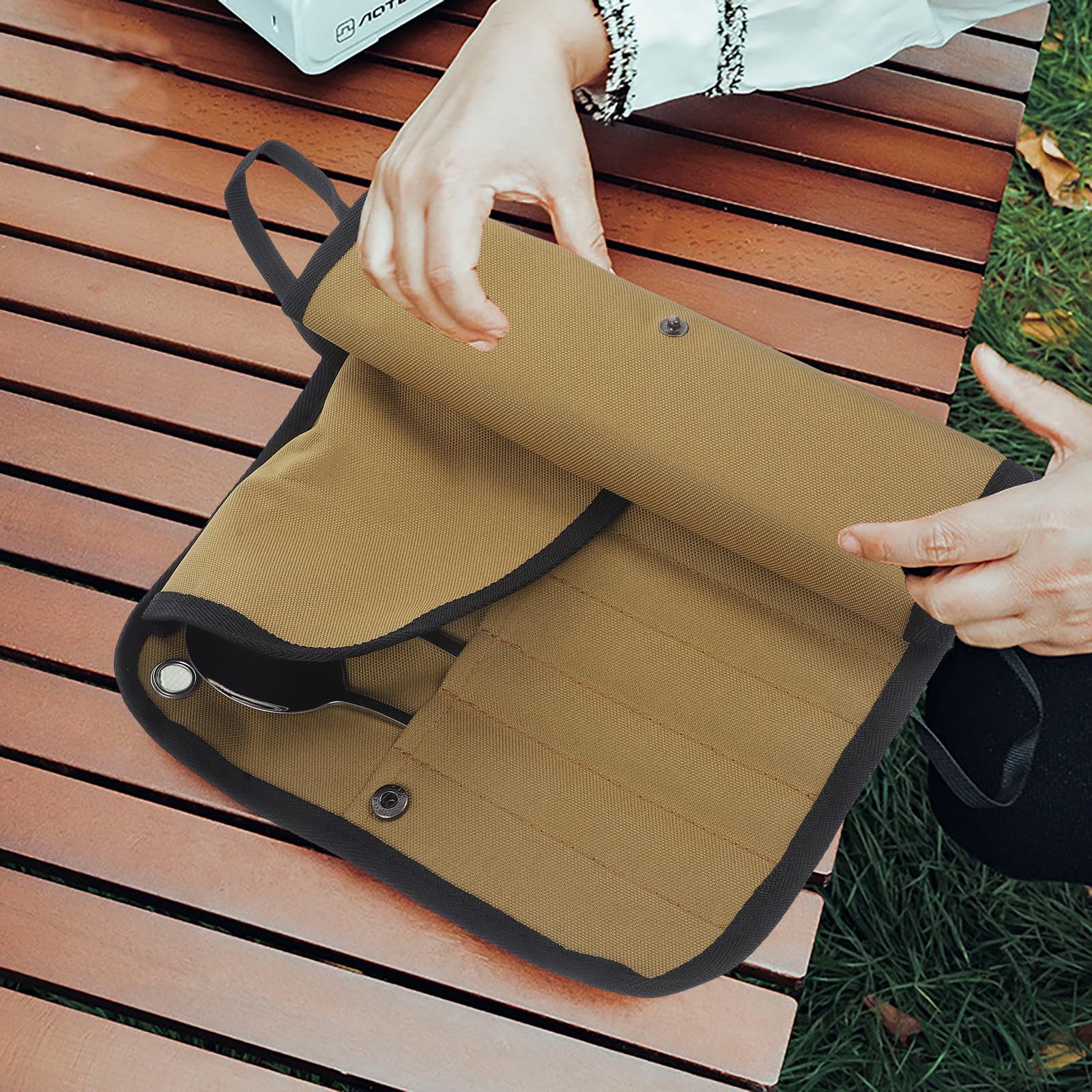 Alasum Set di Posate da Campeggio in Metallo Inossidabile e Nylon, Facile da Pulire e Portatile, per Picnic e Ristoranti, Completo Organizer