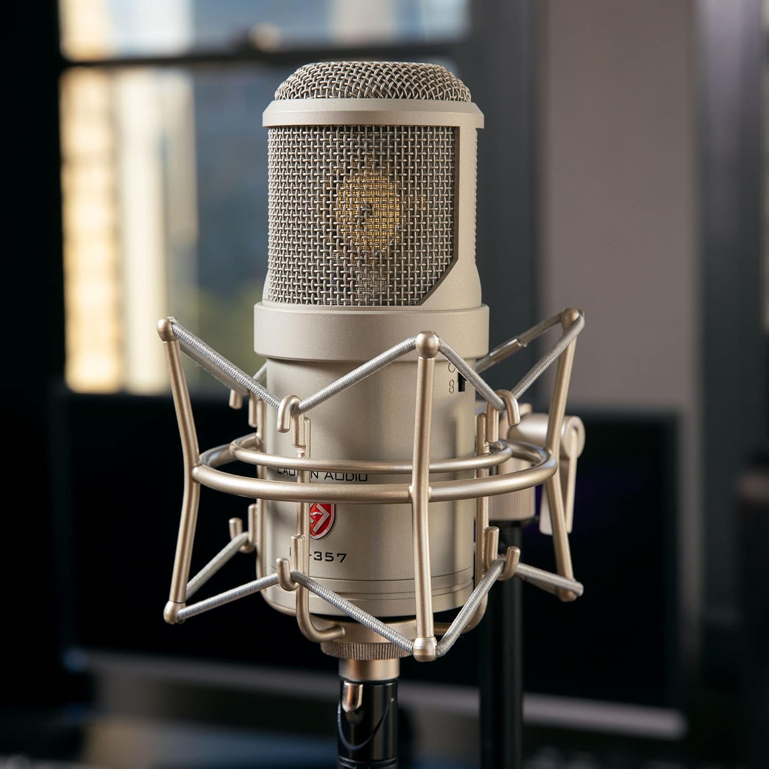 Lauten Audio Clarion FC-357 Large-Diaphragm Condenser Microphone