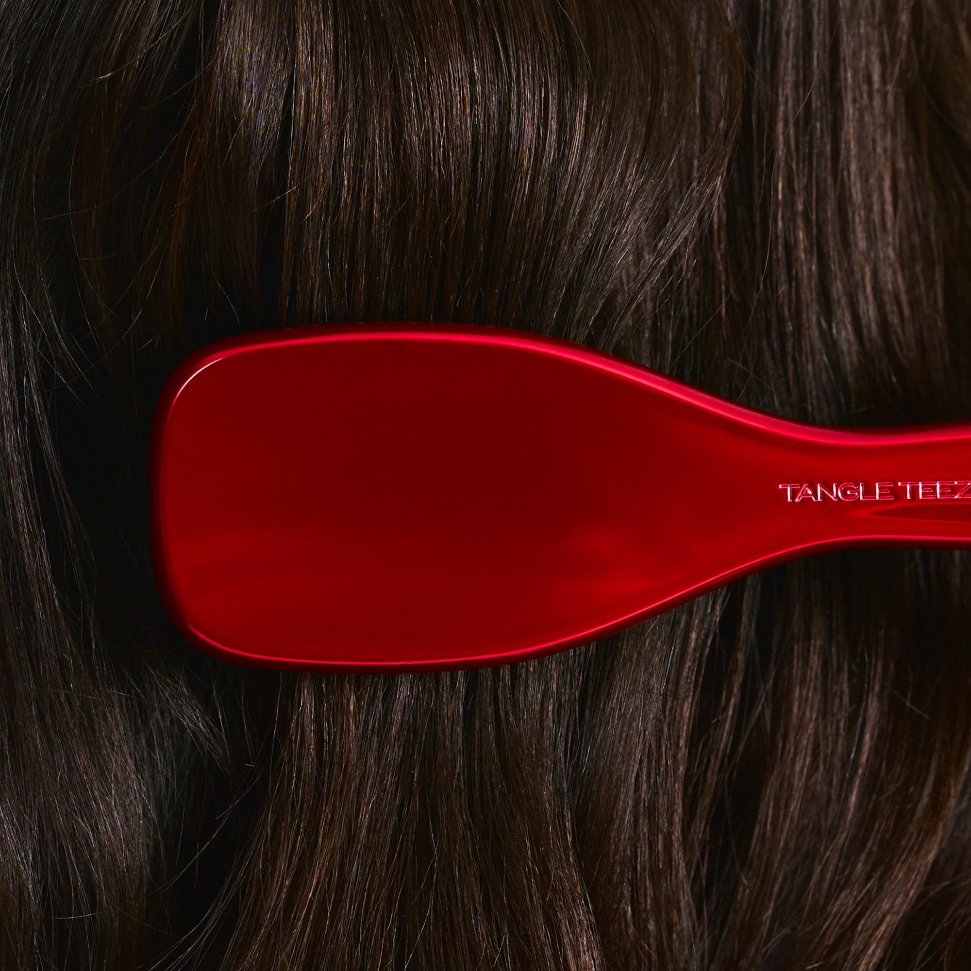 Tangle Teezer Devil Wears Prada The Ultimate Detangle, Rozczesuje Włosy, Zęby o Dwóch Długościach Ograniczają Łamanie, Edycja Limitowana z Czerwonym Metalicznym Wykończeniem