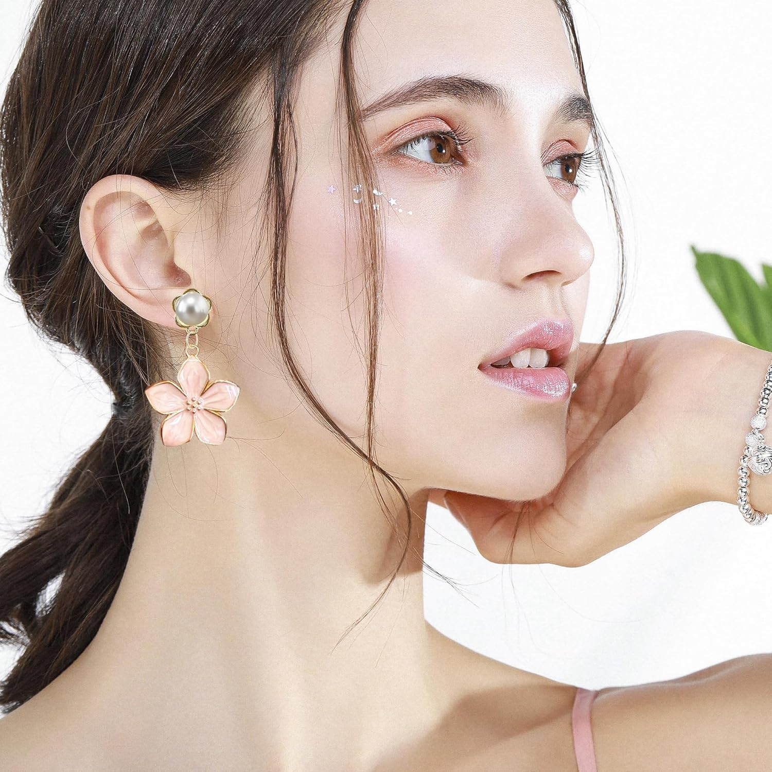 YUNXI Gold Alloy Pearl Flower Stud Earrings for Women Floral Pearl Earrings Hypoallergenic for Her Wedding Party Valentine Day - Image 3