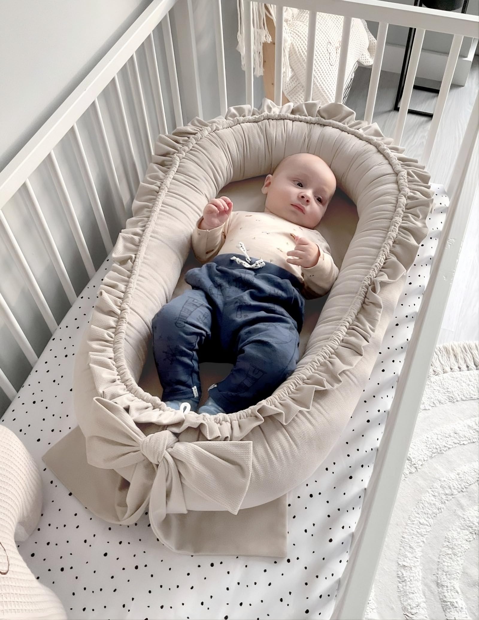 Babynestchen Neugeborene – Babynest Velvet – Nestchen Baby für Babybett & Kinderbett – Babykokon Tragbar – OEKO-TEX zertifiziert – Zubehör Babybett – Sand Velvet