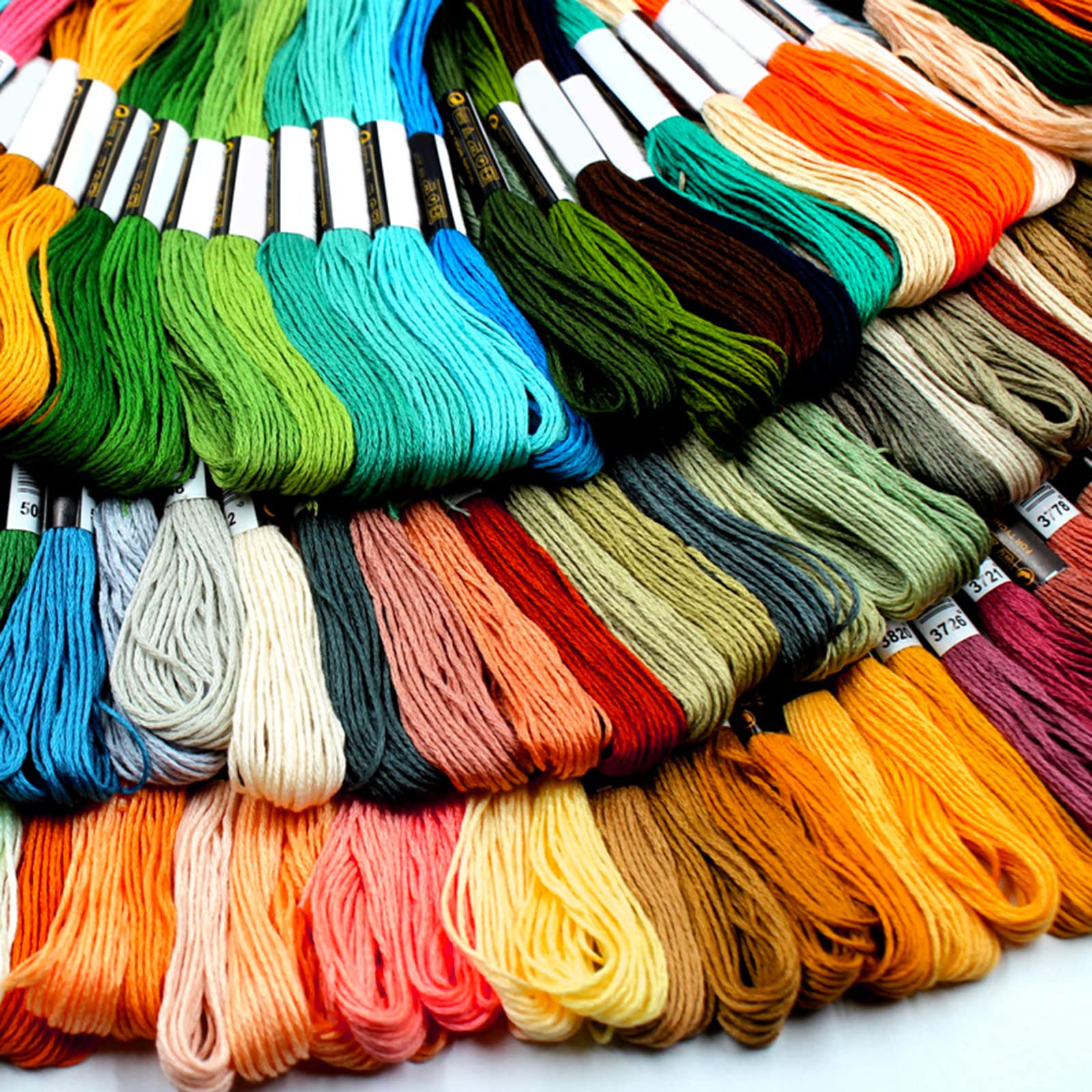 Lot de 10 Fil Bracelet Brésilien, Fils à Broder Noirs et Blancs pour Bracelets D'amitié,Point de Croix, Travaux Manuels (8 Mètres par Rouleau