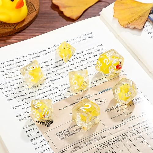 Miniatura 4 de Kathfly Juego de 14 dados de goma de resina, poliédricos rellenos de animales, patos de goma translúcidos con 2 bolsas negras para juego de mesa,