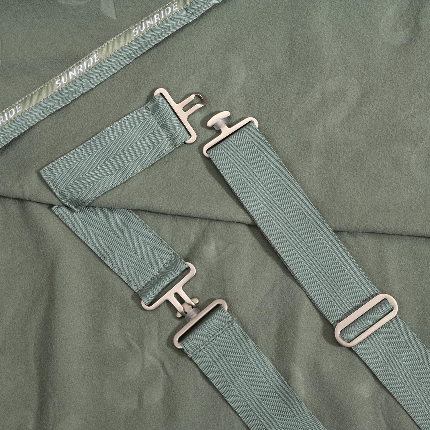 SUNRIDE Abschwitzdecke “Wellington” für Pferde aus weichem Fleece (280g/m²) - schnelltrocknend und leicht (165 cm, Olive)
