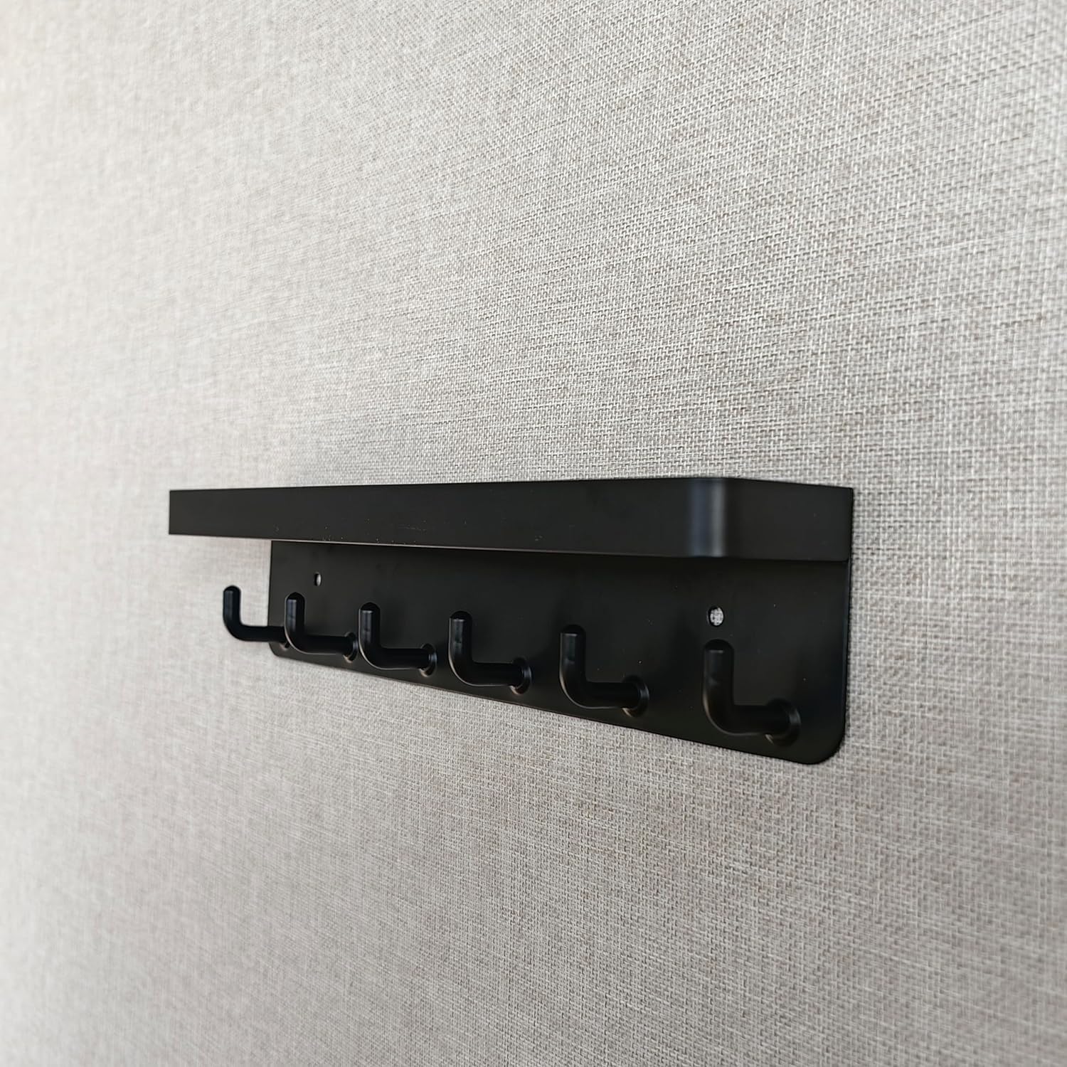 NSCMQSL Key Holder for Wall, Decorative Key and Mail Organizer Wall Mount Hanging Key Rack for Enterway Decor and Kitchen and with 6 Sturdy Key Hooks (Black)