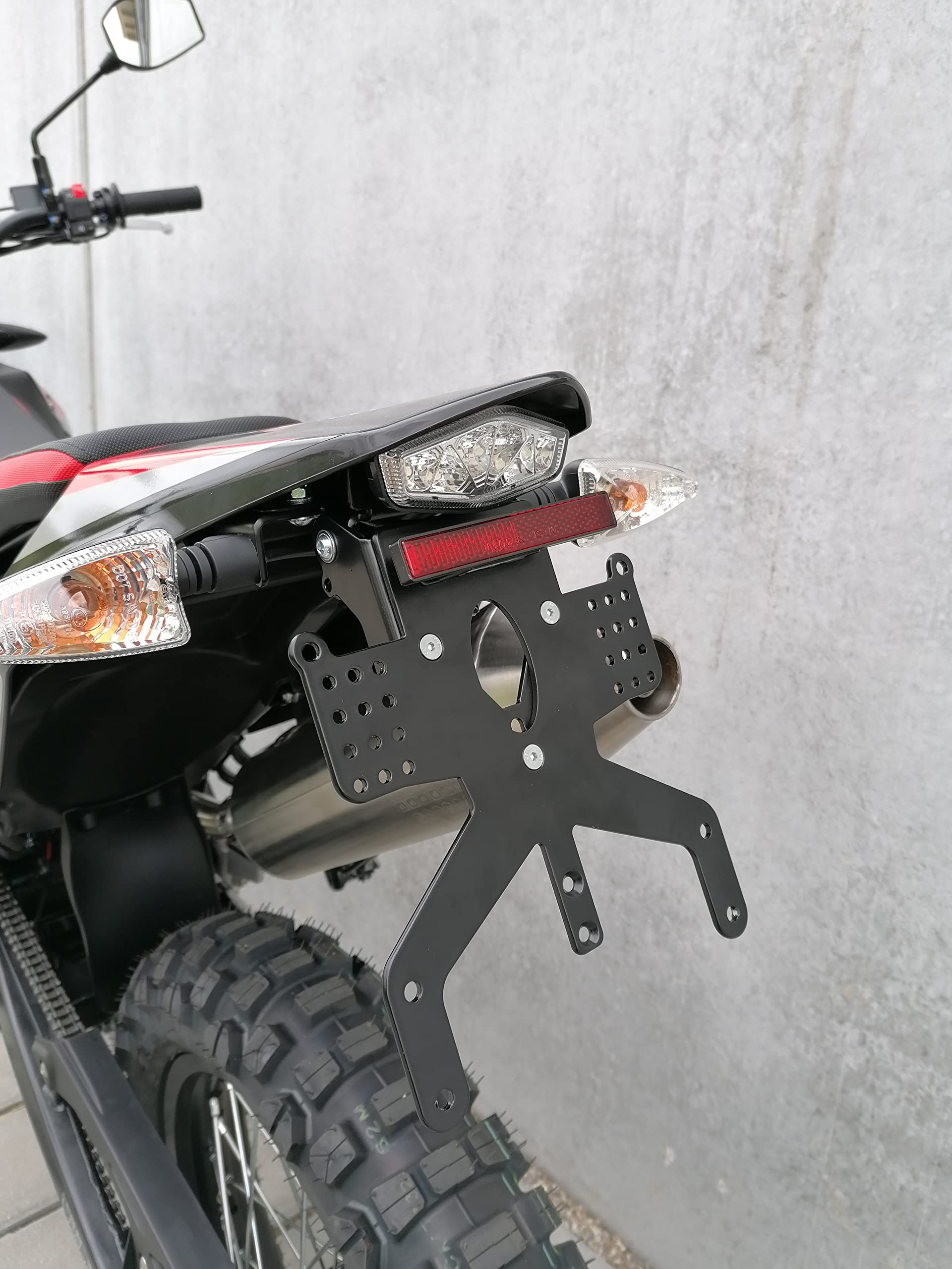 Kennzeichenhalter GroFaTec Revo Short für Aprilia RX125 SX125 2018-2024 Kennzeichenträger Enduro RX 125 Supermoto SX 125 Träger Halter kurzes Heck Heckumbau Kennzeichenhalter sx125 rx125