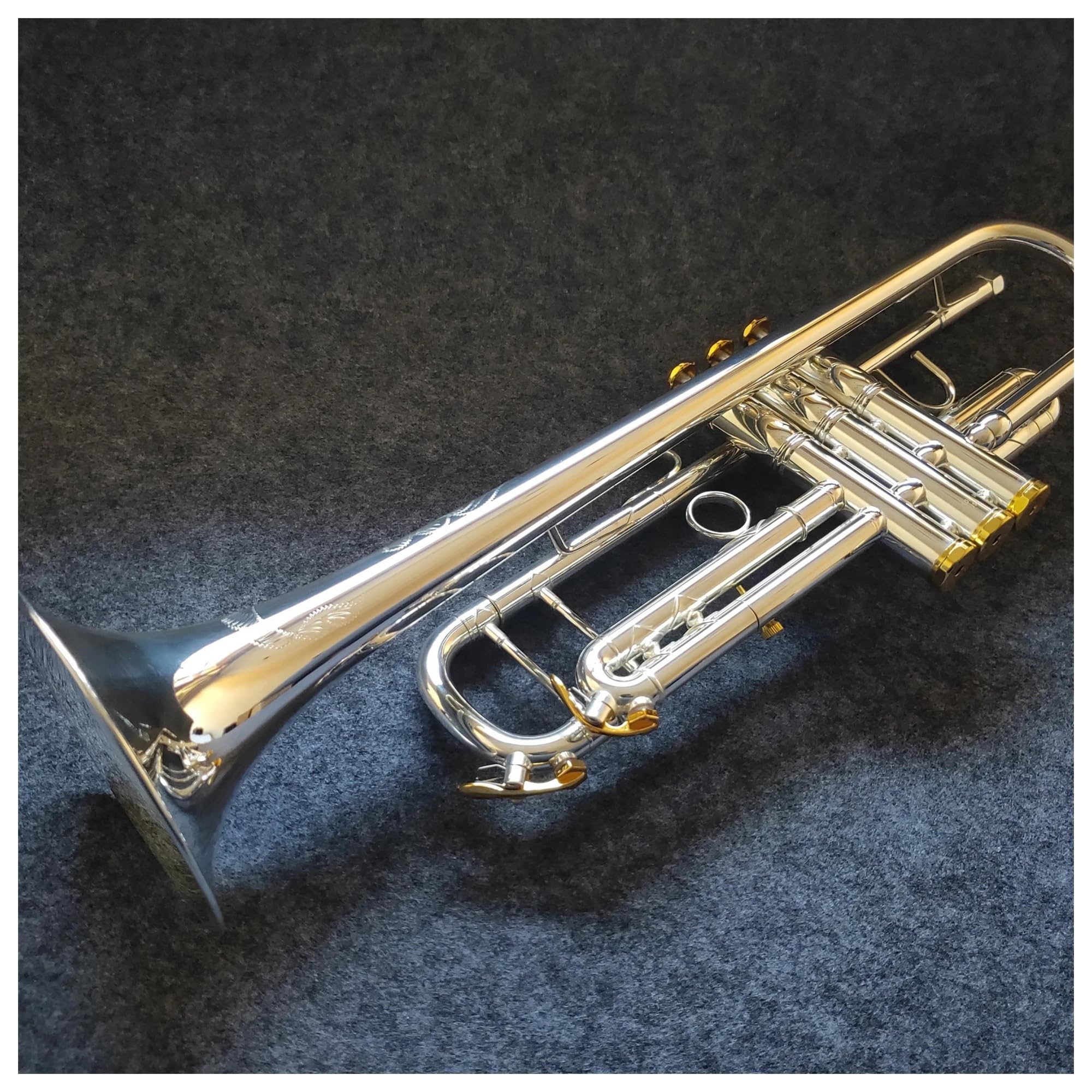 trąbka instrument Instrument trąbkowy posrebrzany profesjonalny instrument trąbkowy