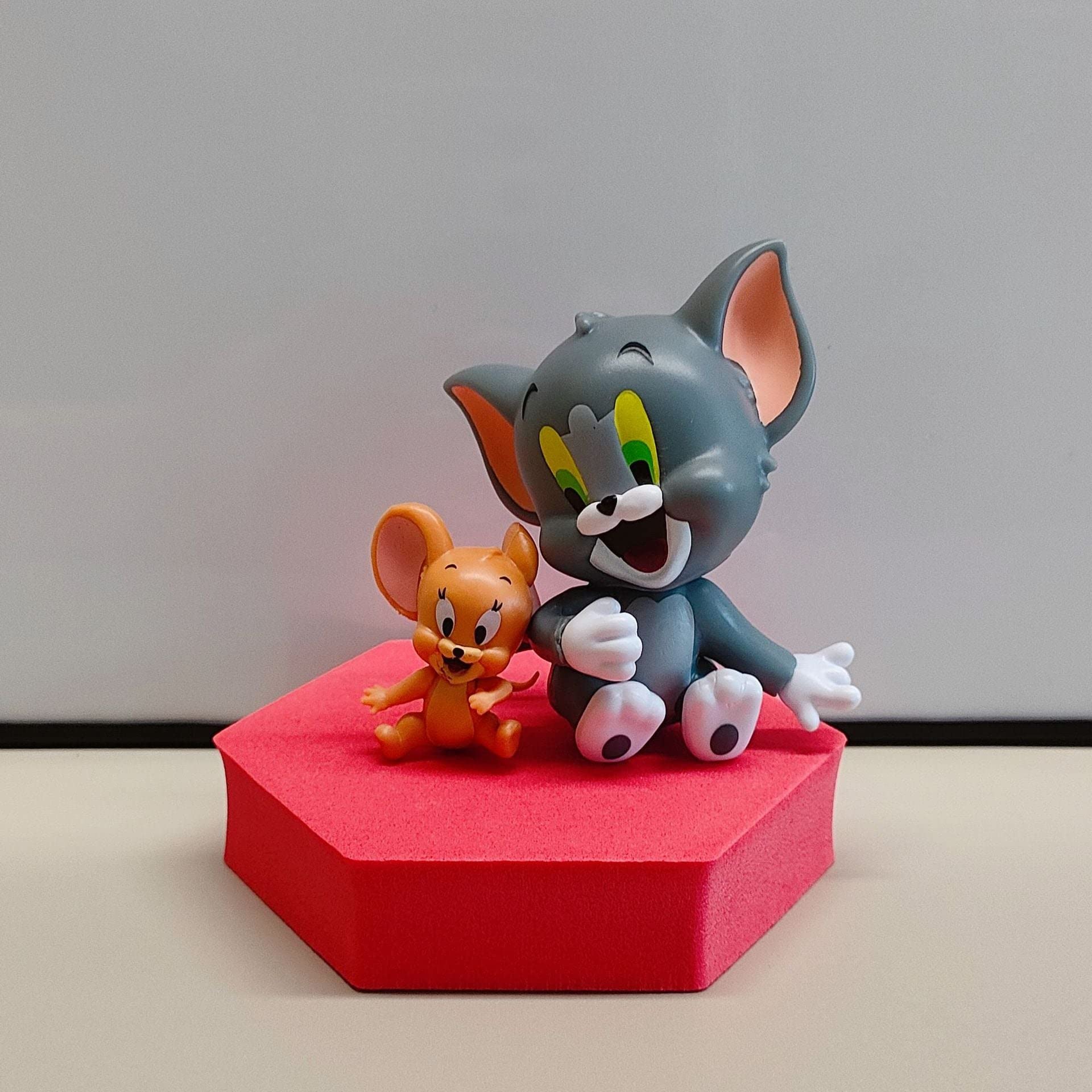 BOENJOY Gifts - Tom & Jerry - Set of 2 Figures - Action Figure | Best Animated Most Loved Cartoon | 6.5cm | Cat & Mouse Partners | Cake Toppers | Room Garden | Red Base not Included | Design B… (B0BJ13HMNY) Amazon Price History, Amazon Price Tracker