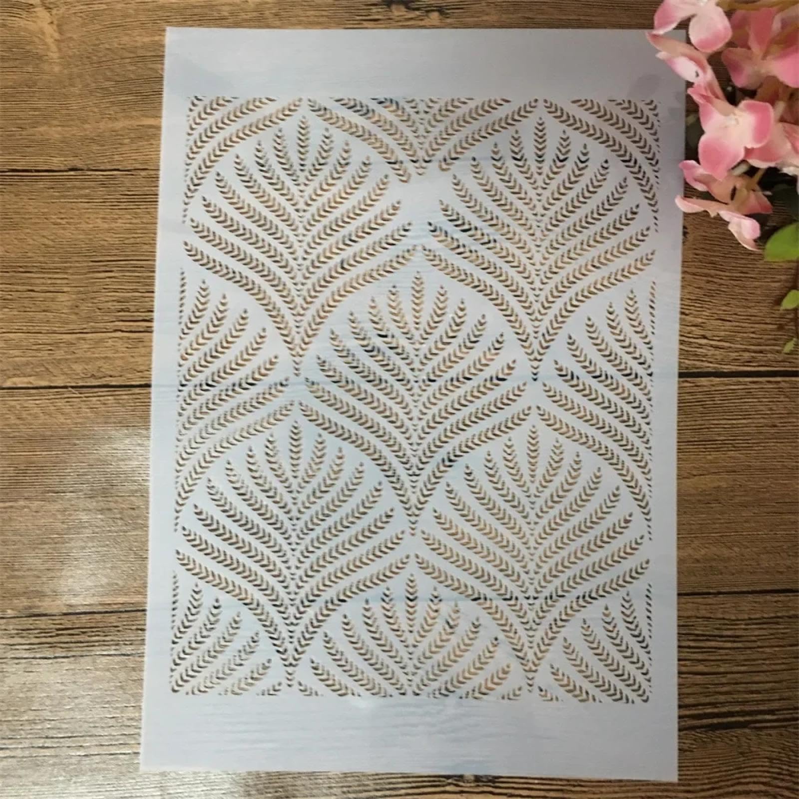 Pochoirs de peinture géométriques pour relooker vos meubles et murs en un clin d'œil