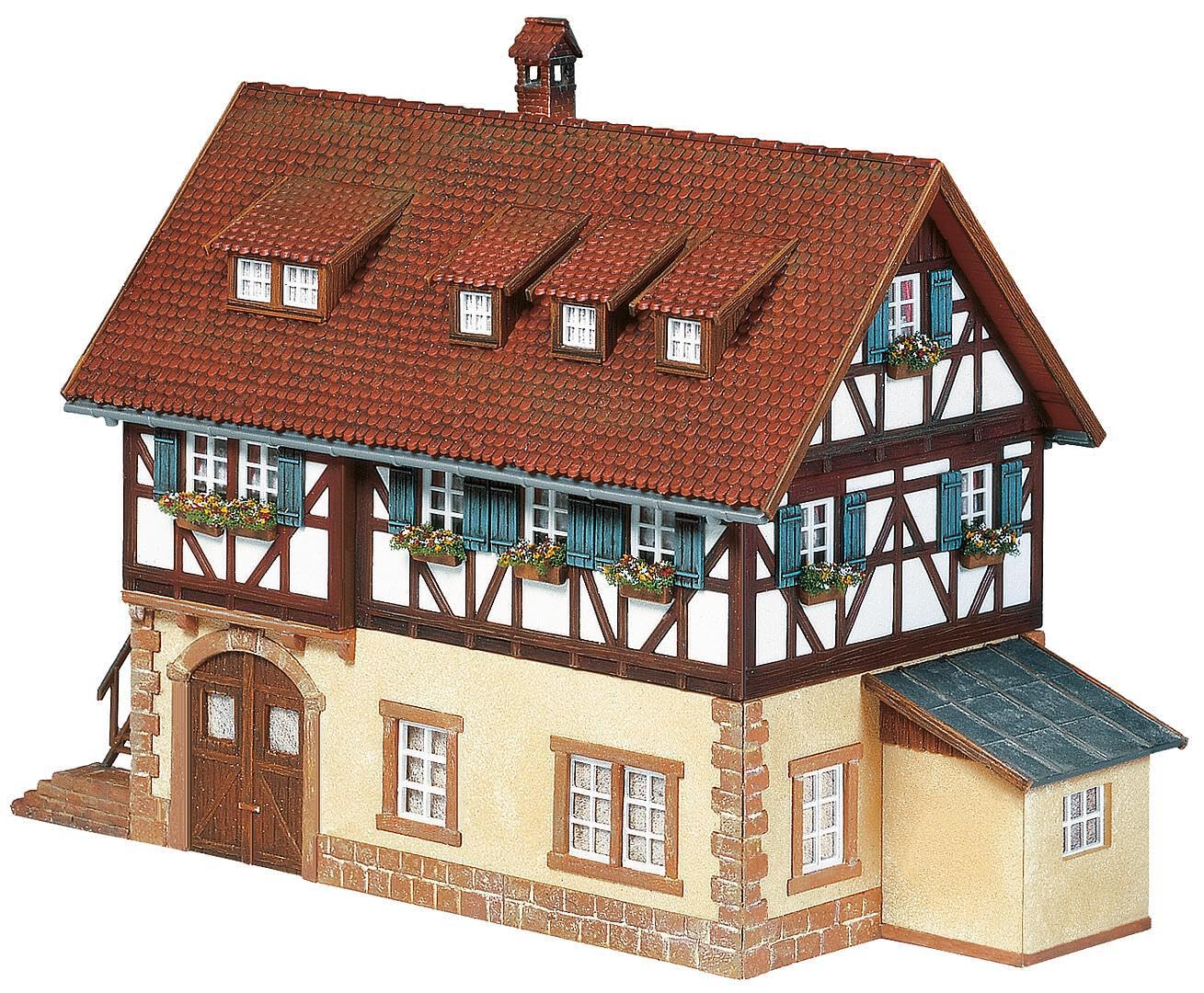 FALLER Fachwerkhaus Modellbausatz mit 238 Einzelteilen 165 x 102 x 118 mm I Modelleisenbahn Zubehör H0 I Modelleisenbahn H0 Einfamilien-Fachwerkhaus