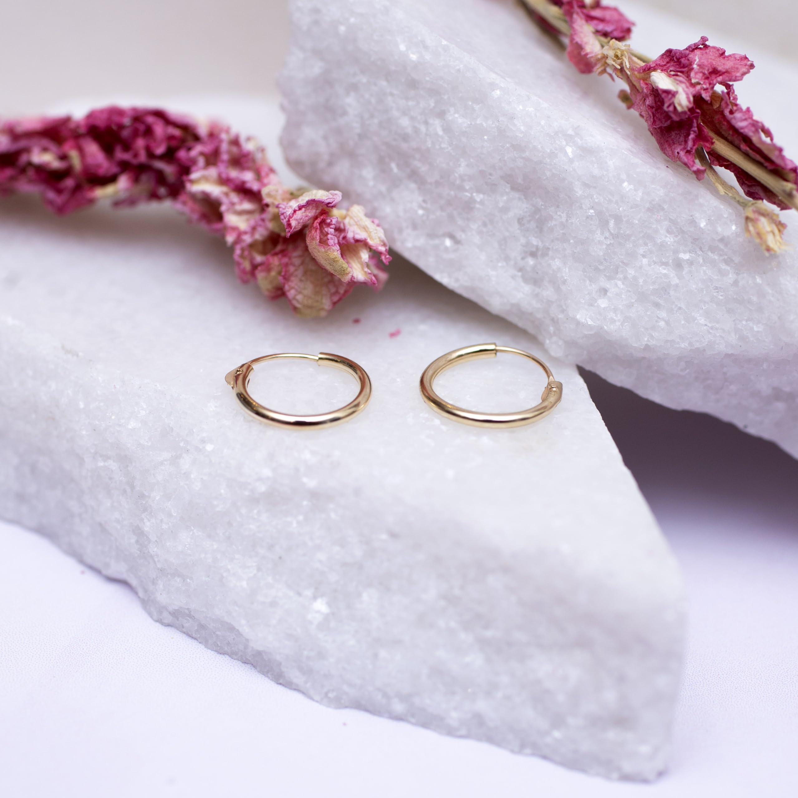 Carissima Pendientes de aro para niña en oro amarillo de 9 quilates de diámetro 10.5mm y ancho de aro 1.2mm