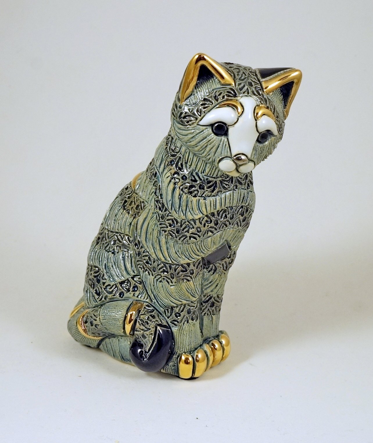 De Rosa New in Box Rinconada Figurine Striped Cat Hand Painted With Gold and VIbrant Enamel Glazes DeRosa