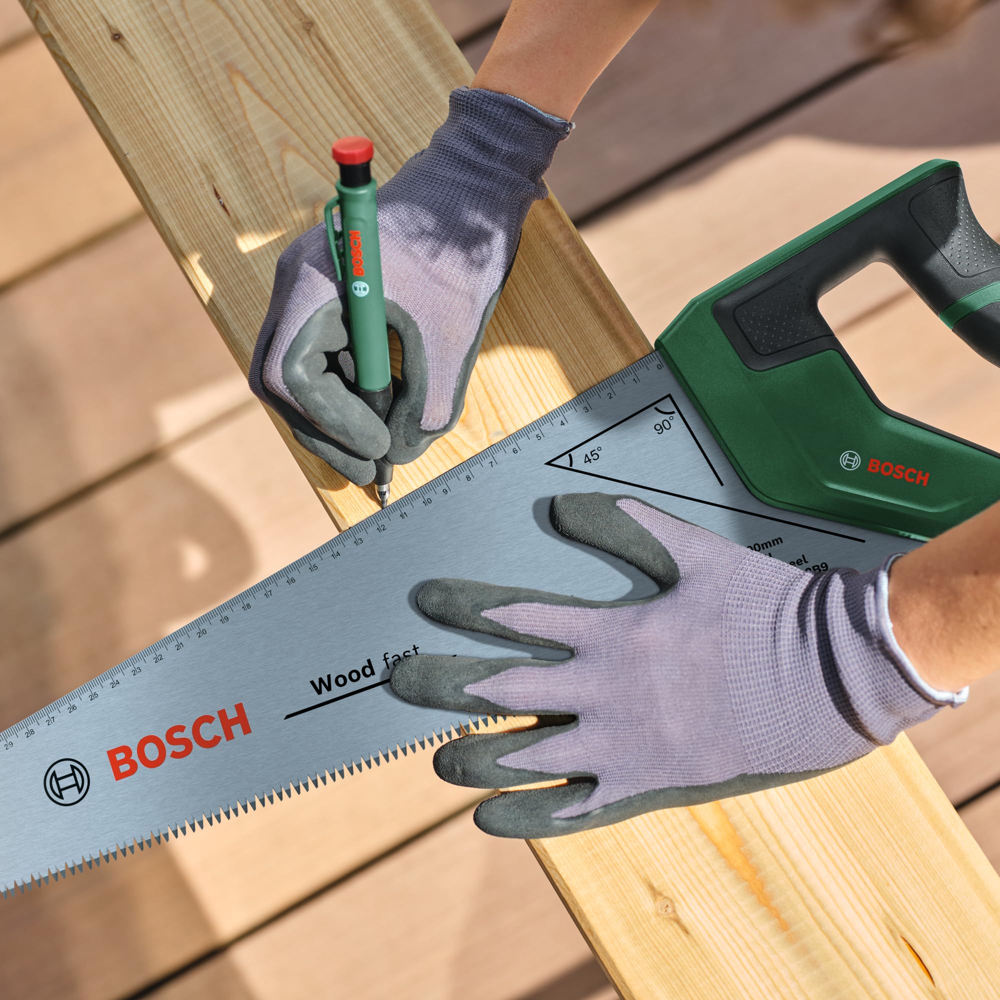 Bosch Scie à main 500 mm (Lame de scie en acier SK5 pour coupes rapides dans le bois ; 7 TPI ; Dents trempées par induction ; Guide de marquage 45°/90° ; Échelle métrique 40cm ; Ergonomique Softgrip)