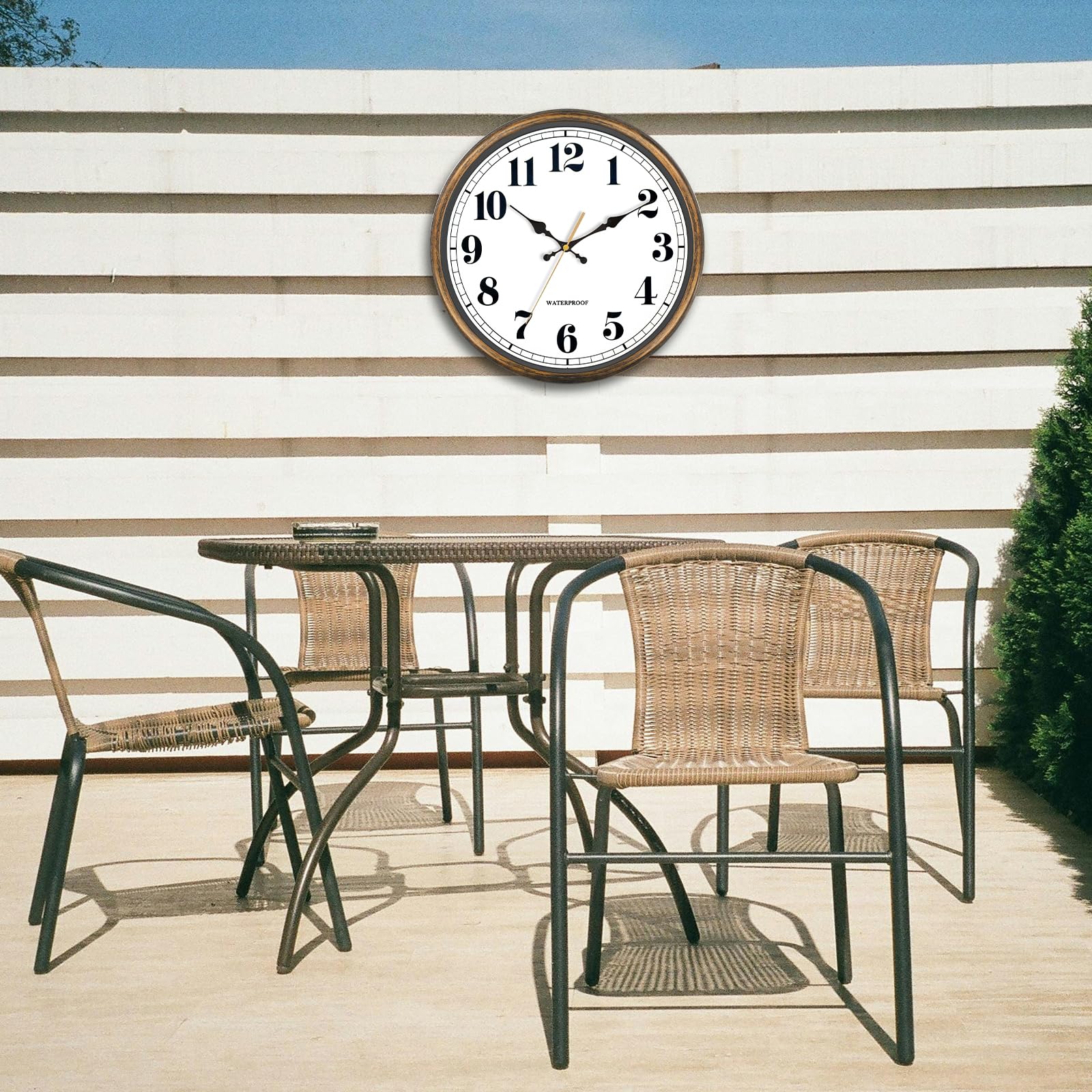 Caysie Grande horloge murale étanche à piles étanche de 40,6 cm pour piscine, terrasse, extérieur (bronze doré)
