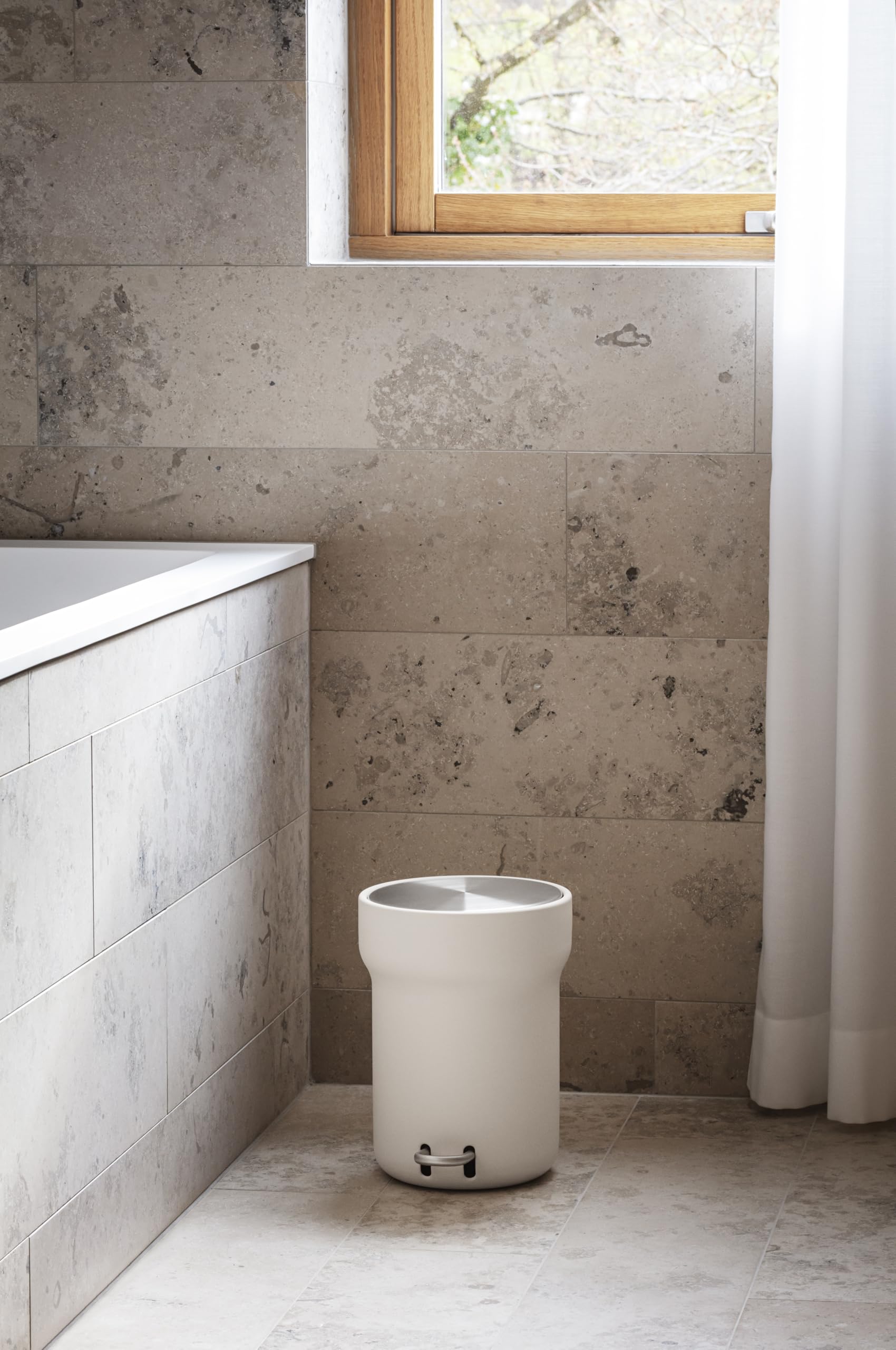 EVA SOLO | Citadel Treteimer 5,0 L Sand| Stilvolles, zeitgemäßes Design für einen abgestimmten Badezimmer-Look | Mit Soft-Close-Deckel und verdecktem Müllbeutel | Sand