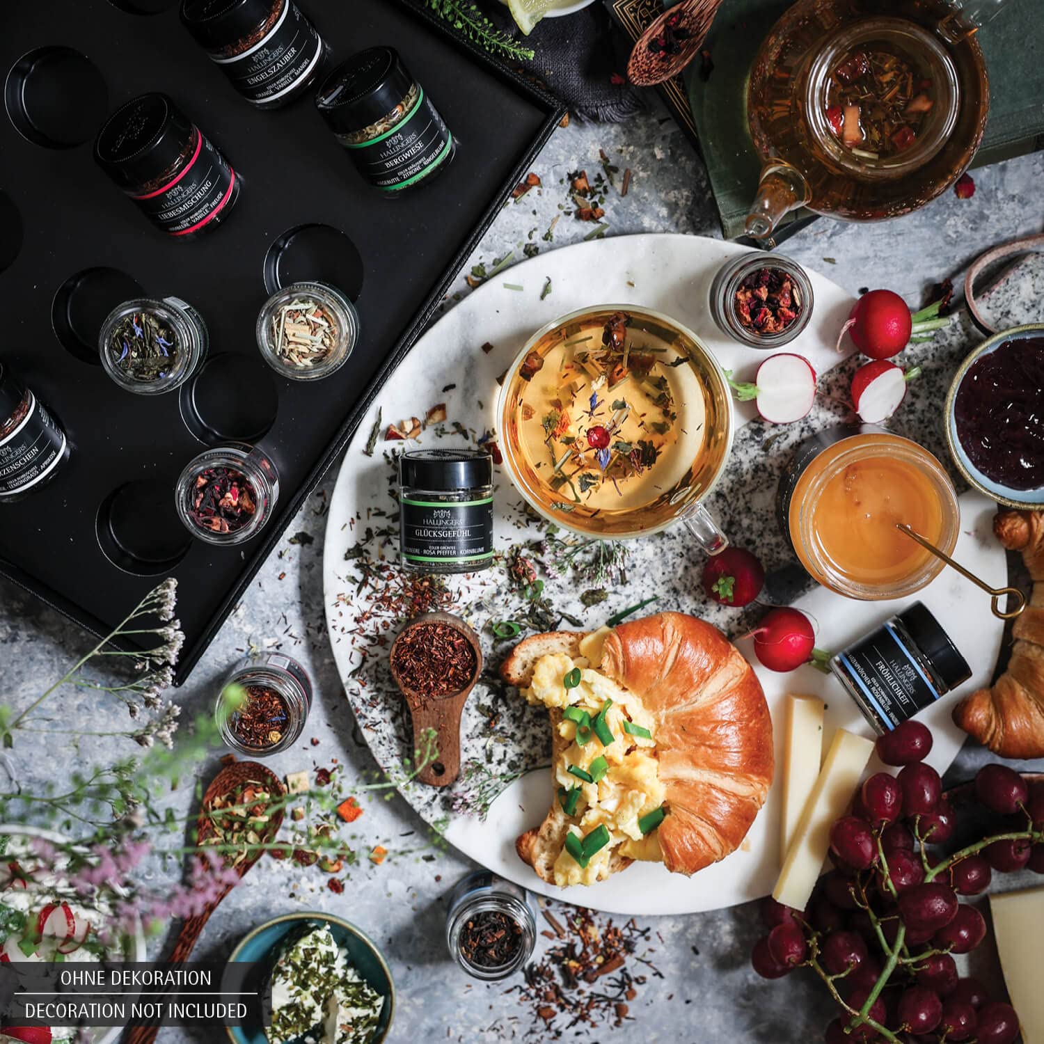 Hallingers Genuss Manufaktur Tee Geschenk-Set - 12 Sorten premium loser Tee Probierset in edler Geschenkbox mit Rezept-Booklet "Klassisches Tee...", Geschenkidee für Frauen Männer