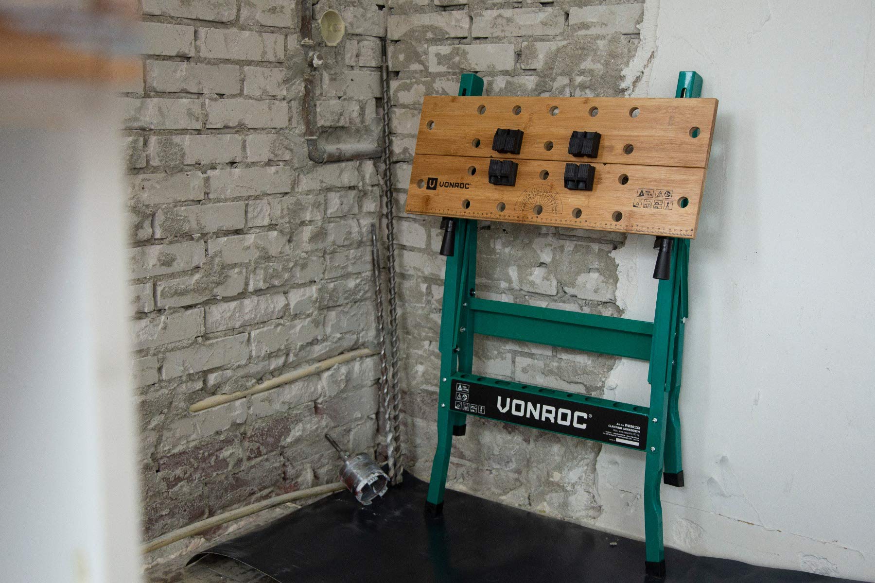 VONROC Banco da lavoro richiudibile in legno di bambù. Portata massima 150 kg, pieghevole. Dimensioni: Larghezza: 520 mm - Altezza: 775 mm - Lunghezza: 635 mm