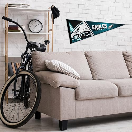 Vista 26 de Rico Industries NFL Football Primary 12" x 30" Felt Wall Décor Pennant - Great for Home/Bed Room/Man Cave Décor
