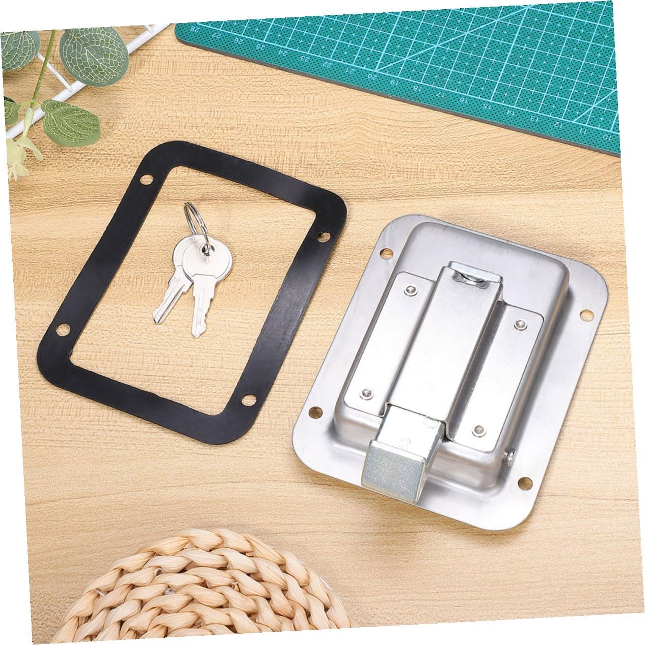 Garneck 2pcs Stainless Steel Flush Mount Paddle Lock for Trailer Box Rv Door Latch Heavy Duty Automotive Part Replacement Latch for Horse Trailer Truck with Sleek Design and Easy