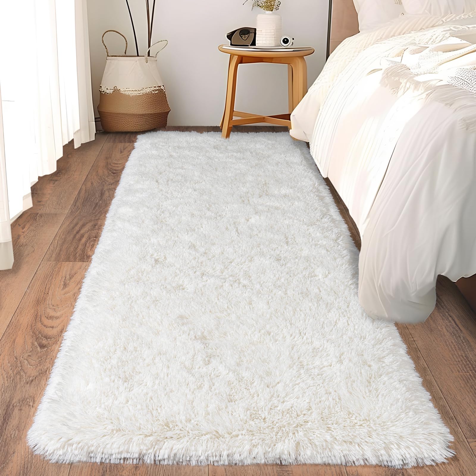 Tapis pelucheux à poils longs crème pour un nid douillet à la maison
