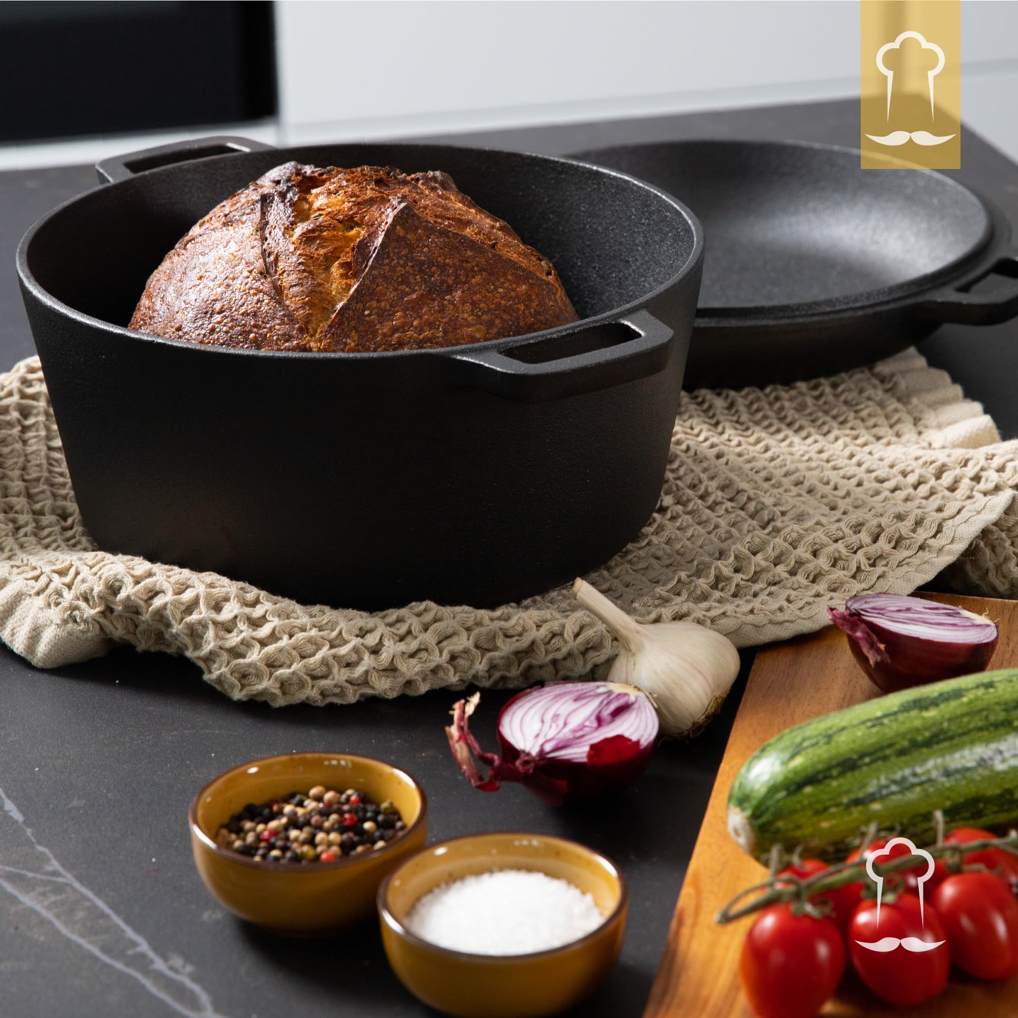 Chefarone Gusseisen Topf 26 cm 4,6 l mit Gärkorb und Teigschaber – Brotbacktopf mit Deckel, Induktion & Backofen geeignet – Vielseitiger Bräter zum Backen, Schmoren, Braten, Kochen