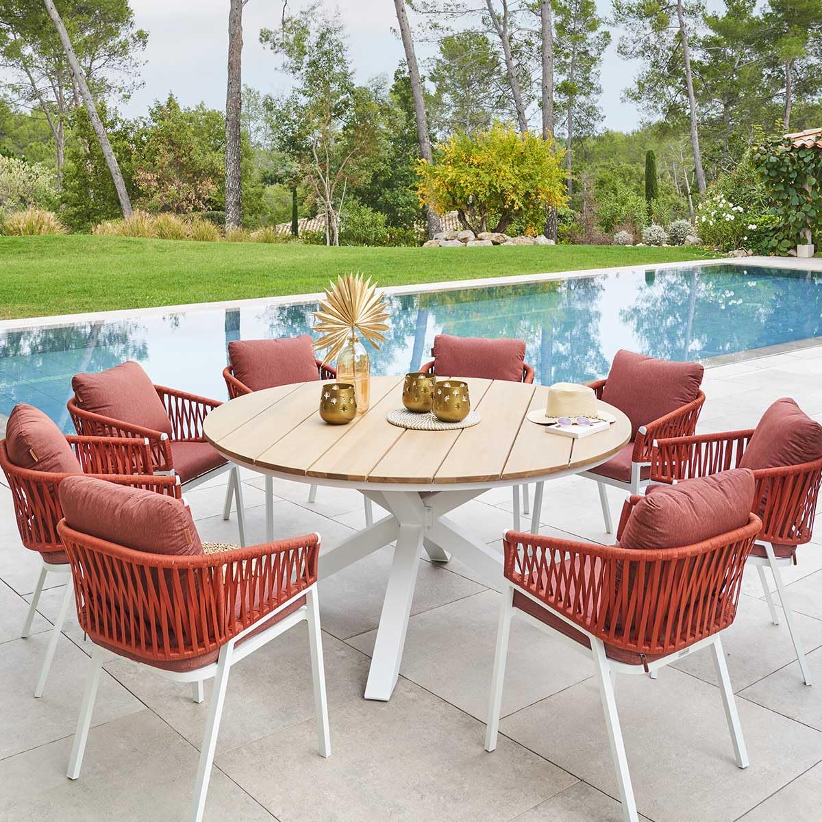 Hespéride - Mesa de jardín redonda Oriengo blanca - 8 plazas - Aluminio acacia con revestimiento epoxi antioxidante