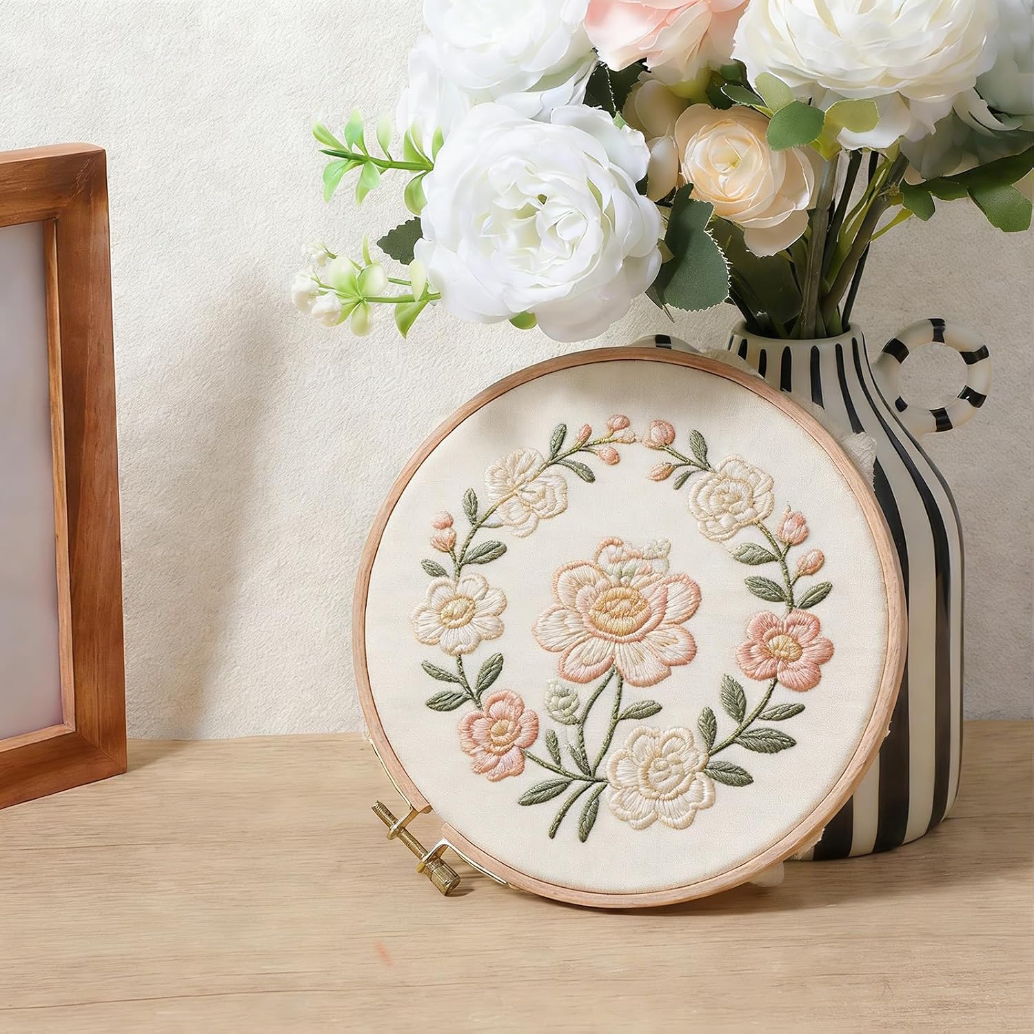 2 Pieces Wooden Embroidery Hoops 6 Inch Embroidery Hoop Wood Round Cross Stitch Hoop Adjustable Circle Hoop Ring for Embroidery, Punch Needle, Craft Sewing and Ornaments