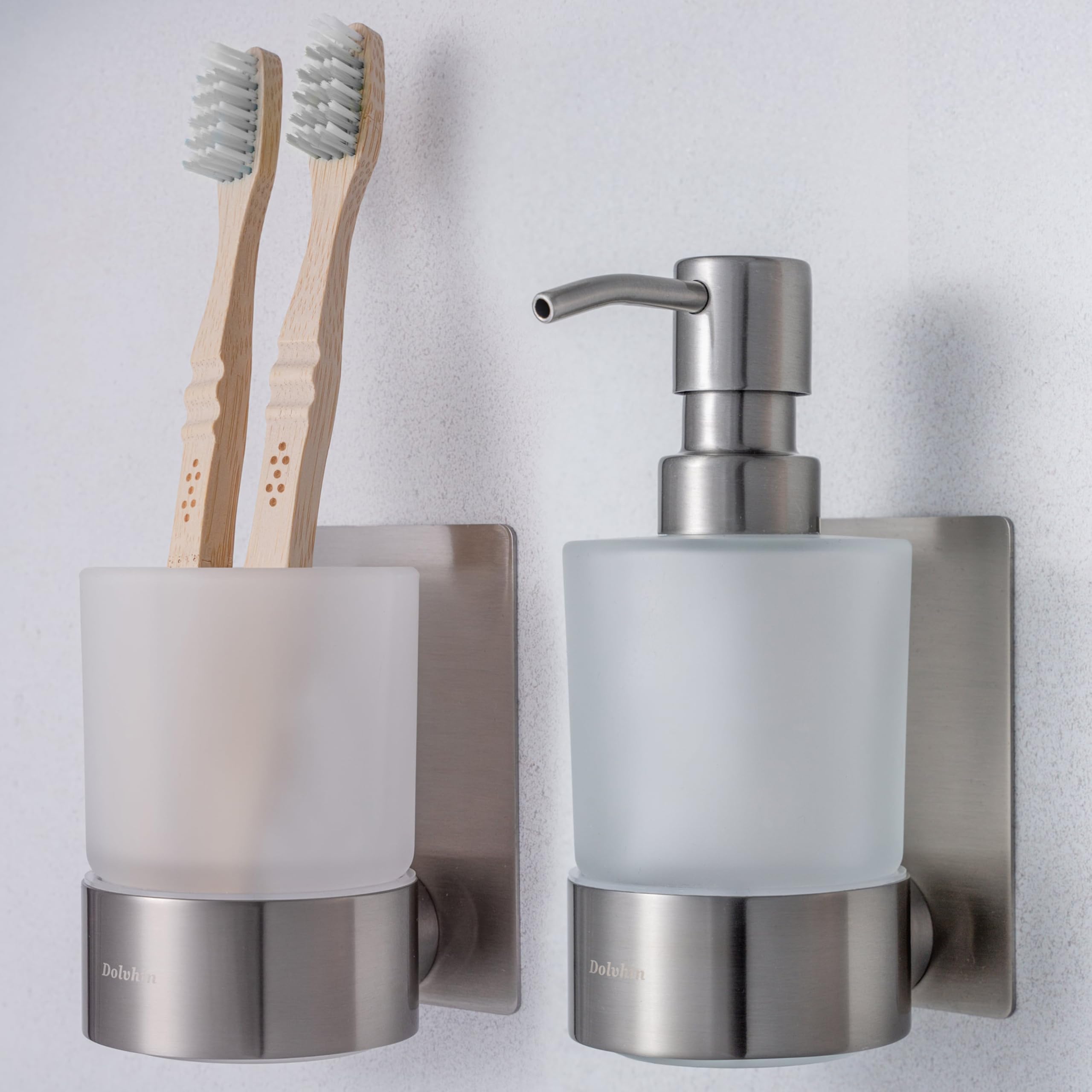 Dolvhin Seifenspender und Zahnputzbecher Set | Milchglas Handseifenspender & Zahnbecher | Edelstahl Zahnputzbecherhalter ohne Bohren | Wandseifenspender zum Kleben | Badezimmer Set | Silber Grau