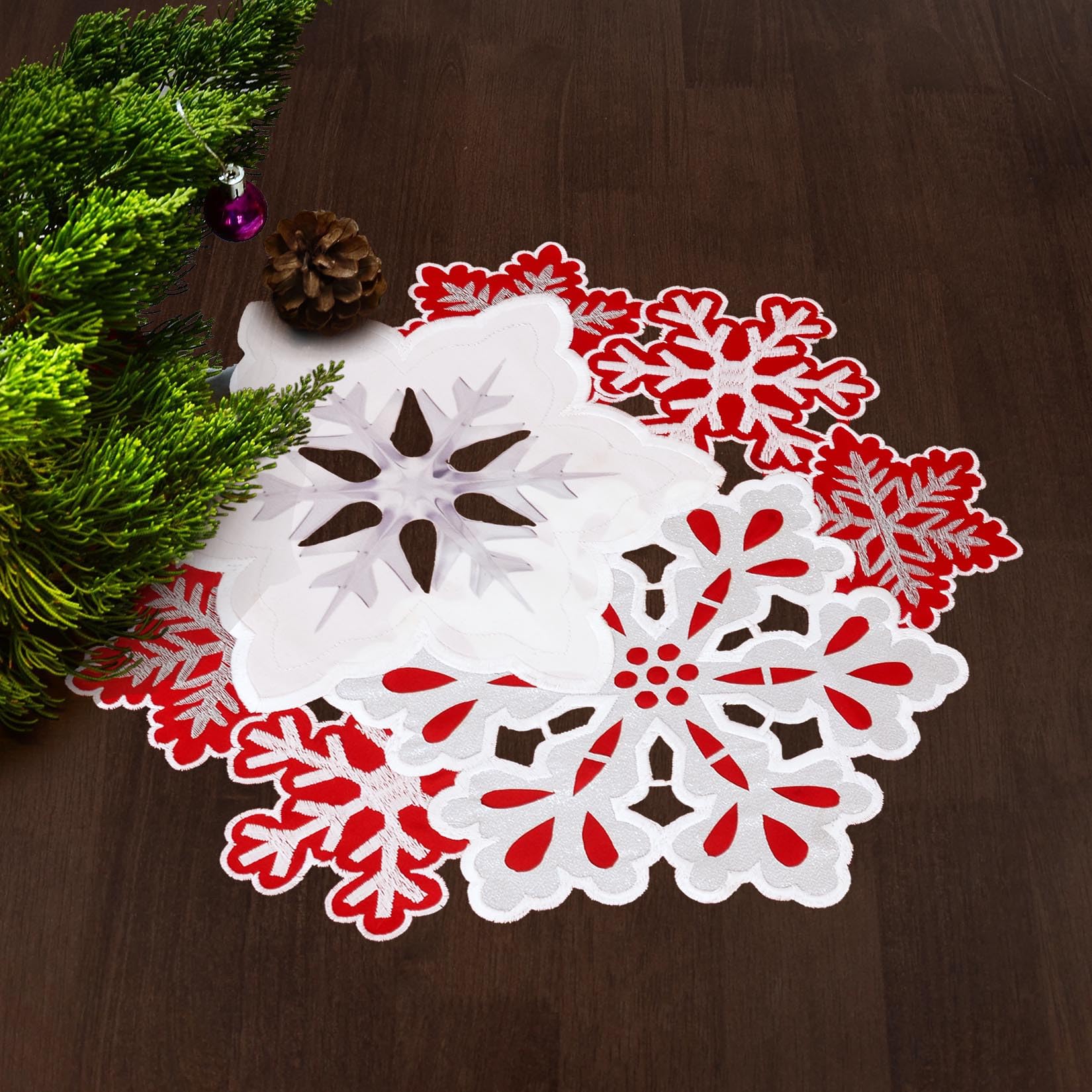 Grelucgo Juego de 4 tapetes bordados redondos de copos de nieve de 38.1 cm para Navidad e invierno (rojo)