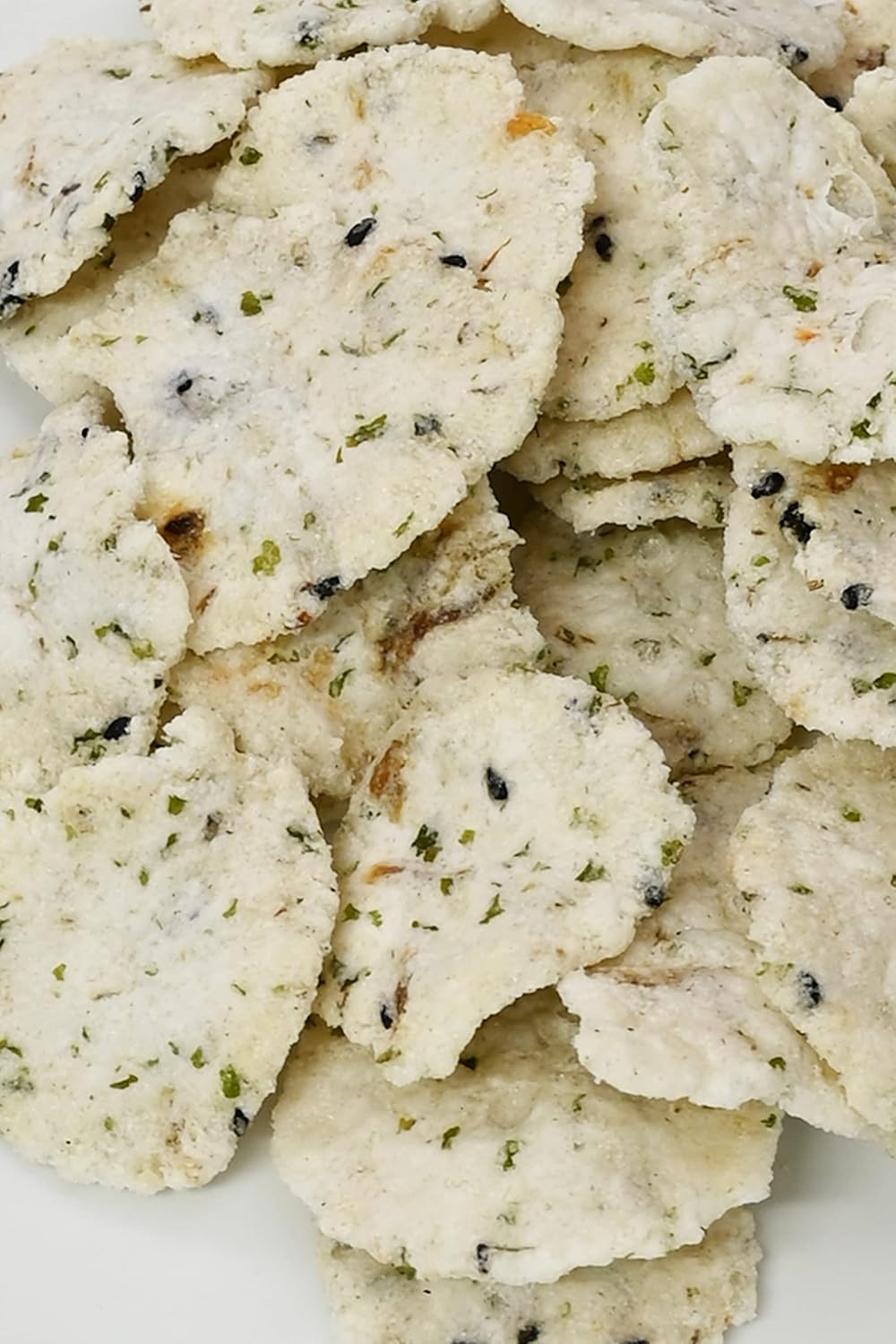 いわしせんべい 【 国産片口 いわし × 黒胡麻 ！】 カルシウム お菓子 スナック (旨塩味の スナック菓子 ） イワシせんべい カルシウムせんべい 薄焼きイワシ/おやつ や おつまみ にも。 千成商会 [ つまみ蔵 ] 国産 いわしスナック (黒ゴマ 入り) 500g