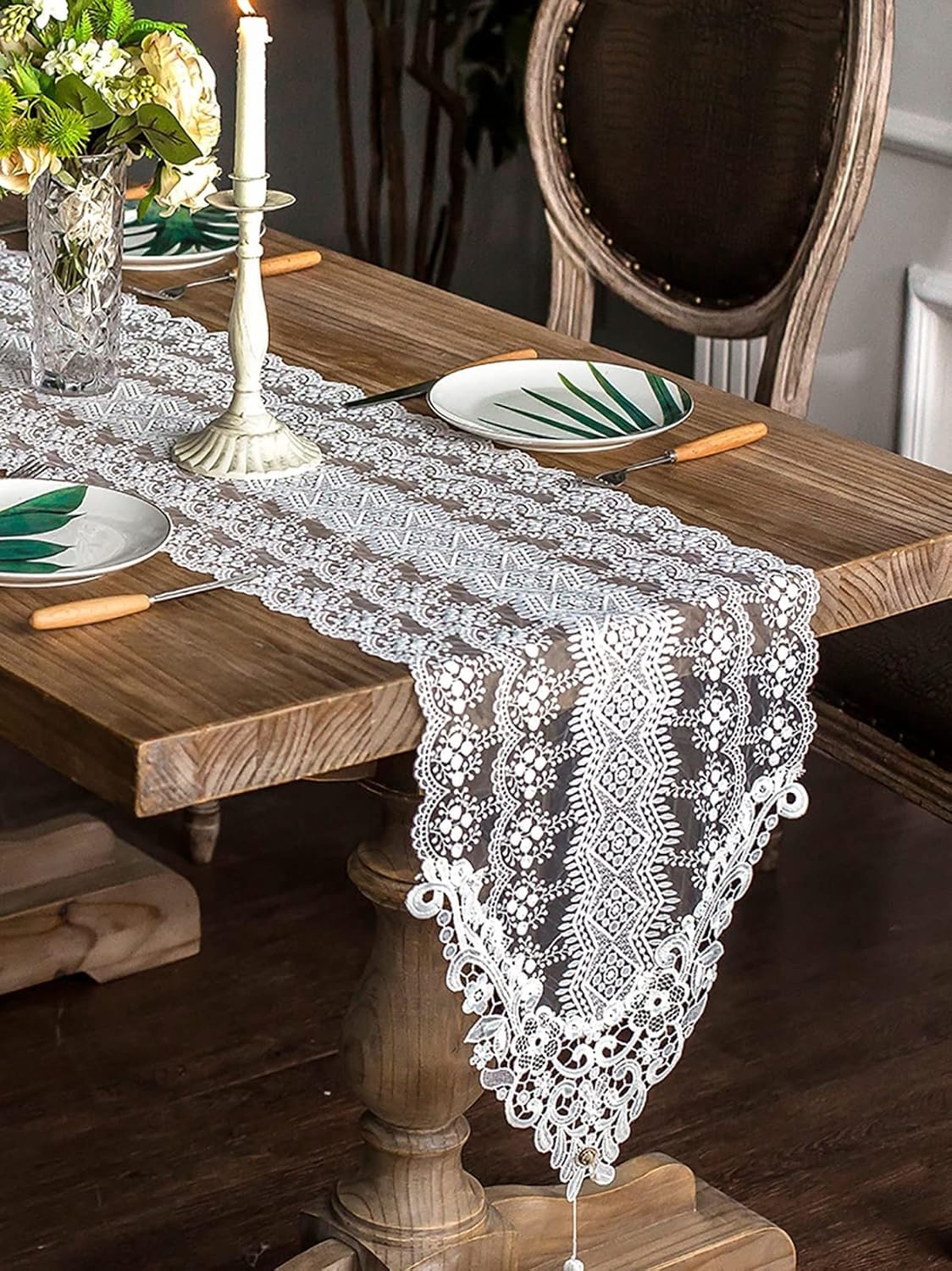 Elegante runner da tavola in pizzo bianco con nappe e decorazione floreale da tavolo, lavabile, 35 x 180 cm, per addio al nubilato, feste ed eventi speciali