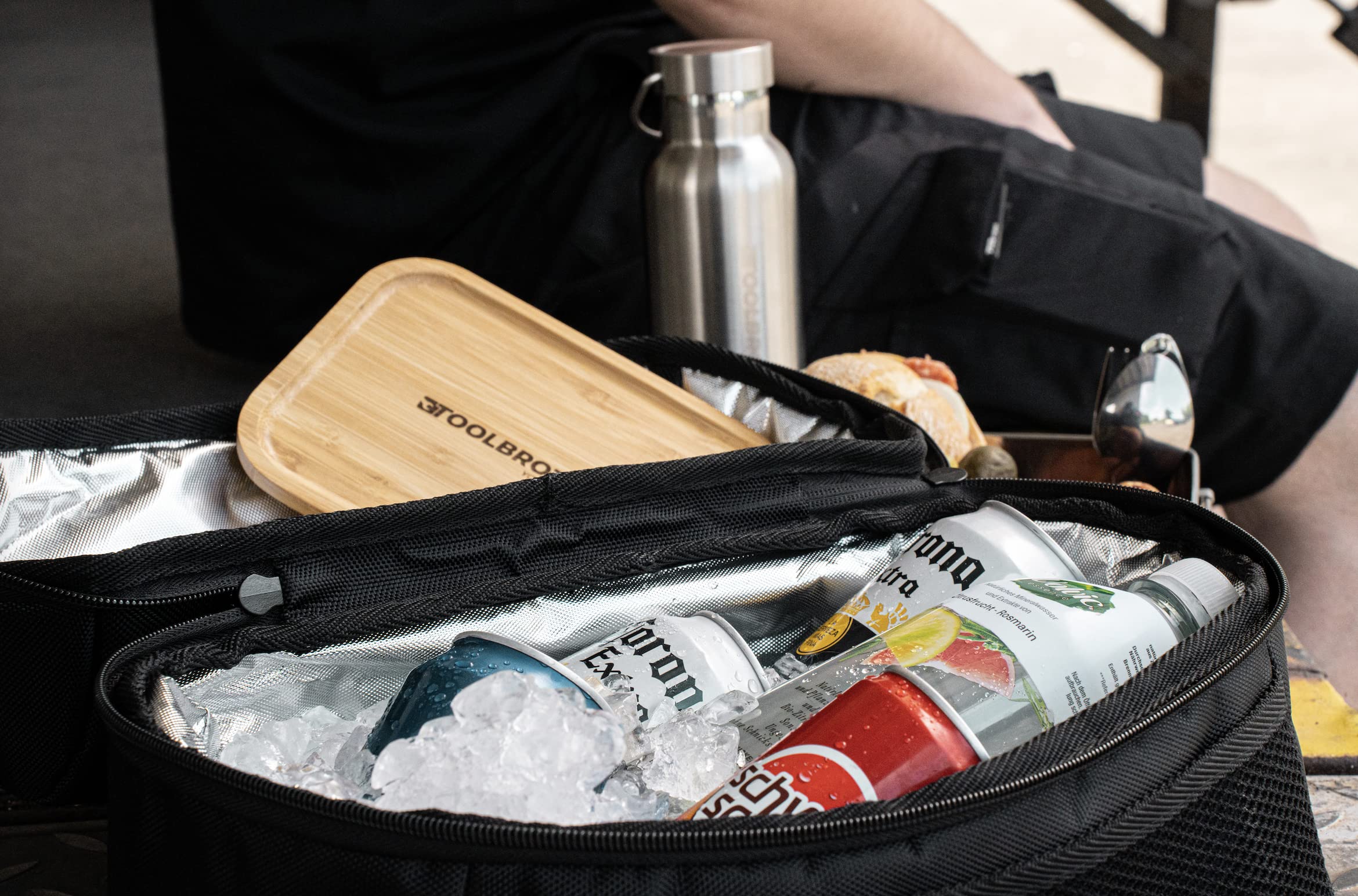 Toolbrothers Paquete de almuerzo con fiambrera de acero inoxidable con compartimentos separadores y tapa de acero inoxidable de 1200 ml + botella de acero inoxidable de 500 ml + cubiertos