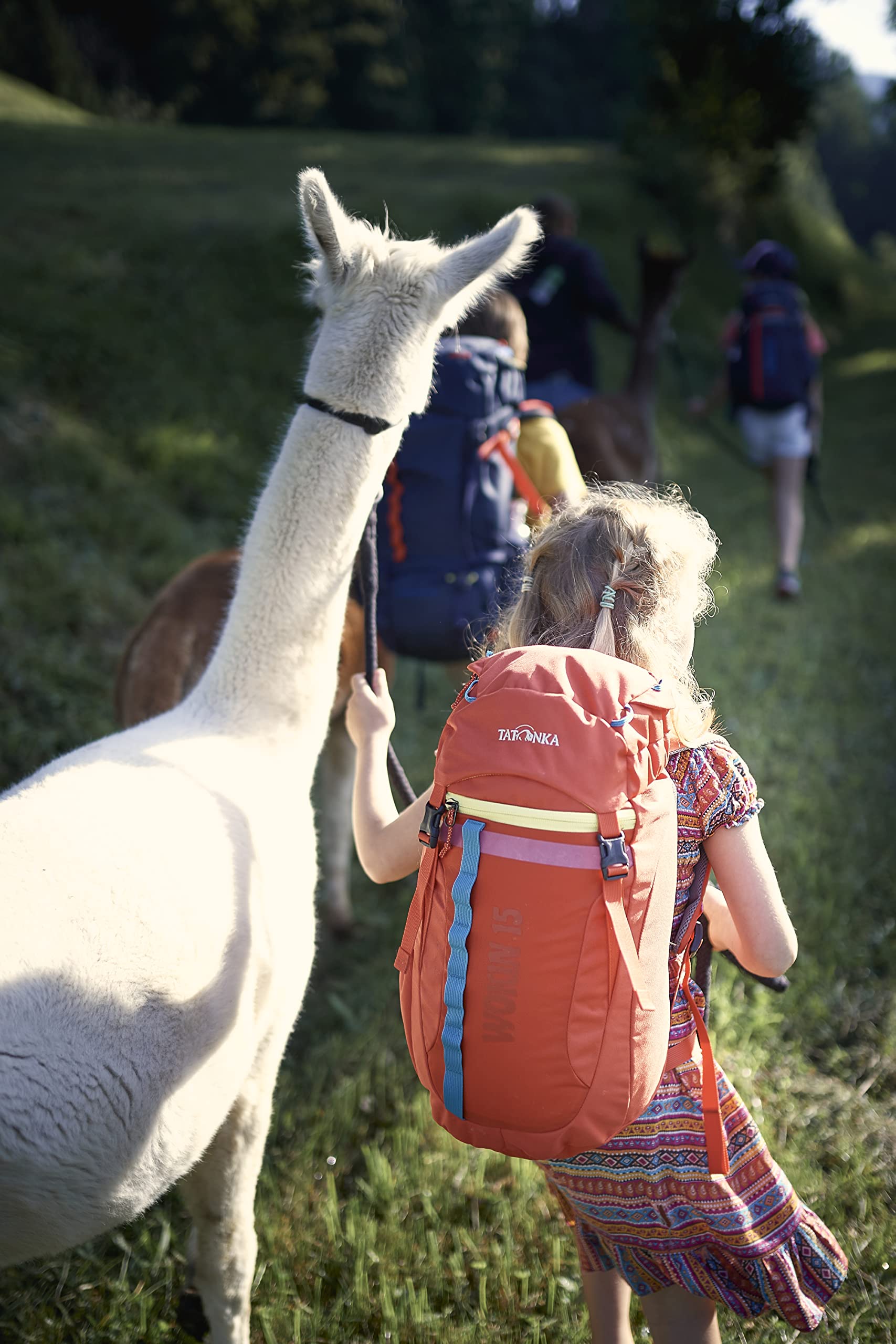 Tatonka Kinderrucksack Wokin 15L - Rucksack für Mädchen und Jungen ab 6 Jahren - Inklusive Sitzkissen und Reflektoren für gute Sichtbarkeit - Aus recycelten Materialien