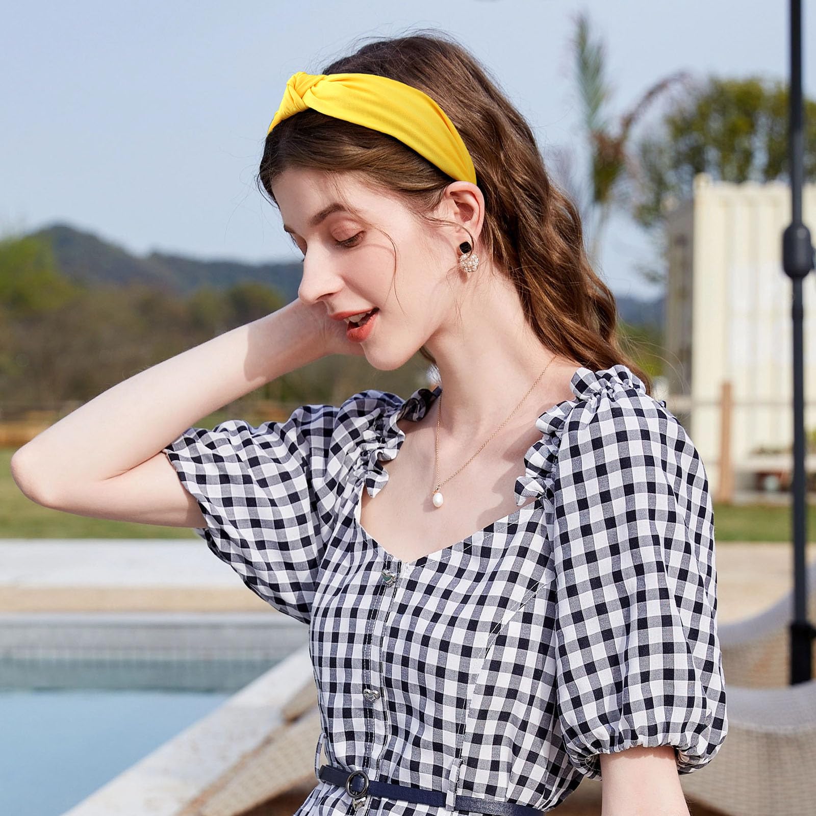 Bandeau noué large et tendance - Accessoires de cheveux tendance de couleur unie pour femmes et filles - Cadeaux quotidiens d'anniversaire, de mariage - Fournitures de fête (jaune)