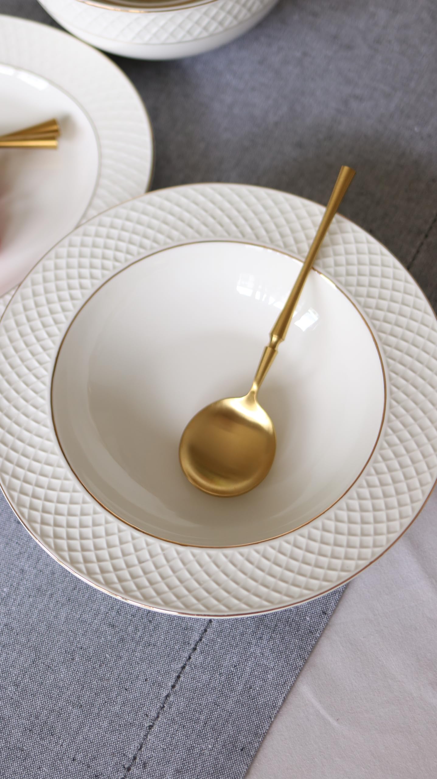 Wilmax – głęboki talerz ze złotym wzorem – 6 sztuk – Ø 22,5 cm – biały talerz do zupy z porcelany – 450 ml – nadaje się do mycia w zmywarce – talerz śniadaniowy – talerz do ciasta