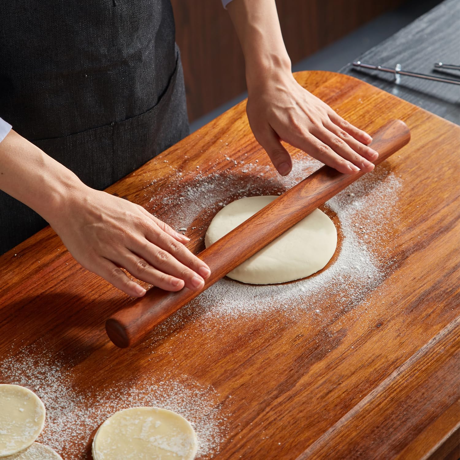 Französisches Nudelholz aus Holz zum Backen – QUELLANCE Teigroller aus Holz mit Silikon-Backmatten-Set, Palisander-Nudelholz zum Backen von Teig, Pizza, Kuchen, Gebäck, Nudeln und Keksen, rote