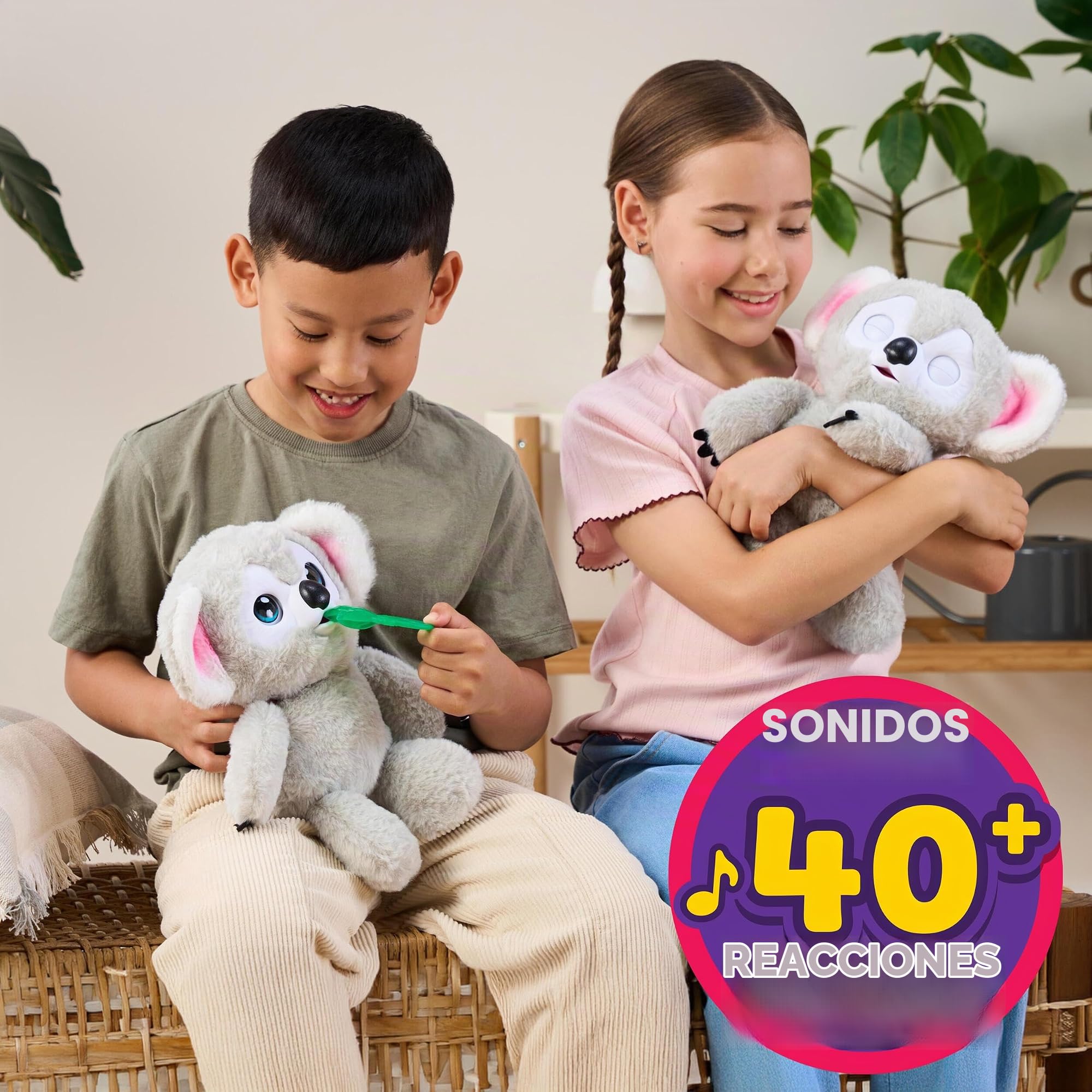 Little Live Pets My Baby Koala - Kiki - Peluche Interactivo con +40 Sonidos y reacciones - 26 cm - Bosteza, Parpadea y mordisquea su Hoja - Regalo Ideal para peques a Partir de 4 años
