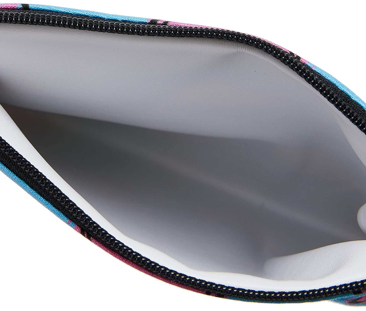 Itzy Ritzy Reusable Snack Bag - 7" x 7" BPA-Free Snack Bag is Food Safe, Washable and Ideal for Storing Snacks, Pacifiers, Electronics and Makeup in a Diaper Bag, Purse or Travel Bag, Hearts