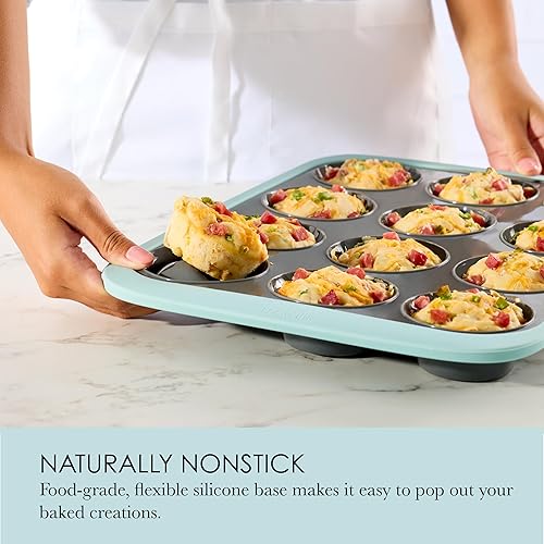 Miniatura 8 de Chicago Metallic Molde de silicona para magdalenas de 12 tazas, antiadherente con borde reforzado con alambre, silicona de grado alimenticio sin