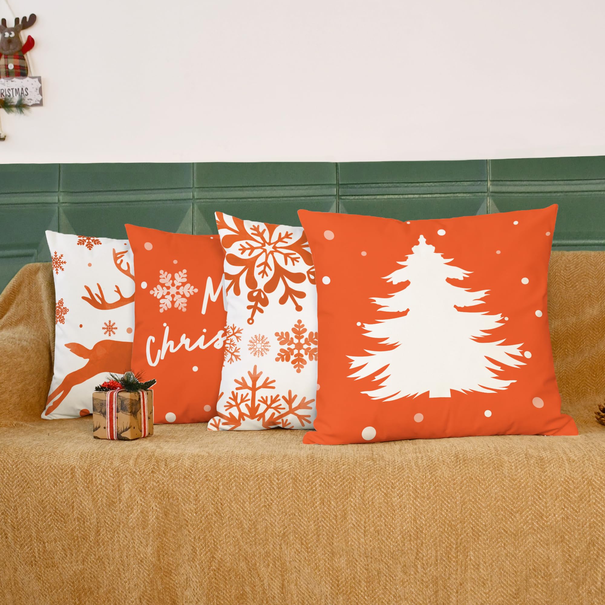 CaliTime Set di 4 federe decorative per cuscini natalizi, 40 x 40 cm, in morbido pile, motivo albero, cervo, fiocchi di neve, per divano, letto, soggiorno, casa colonica, arancione bruciato