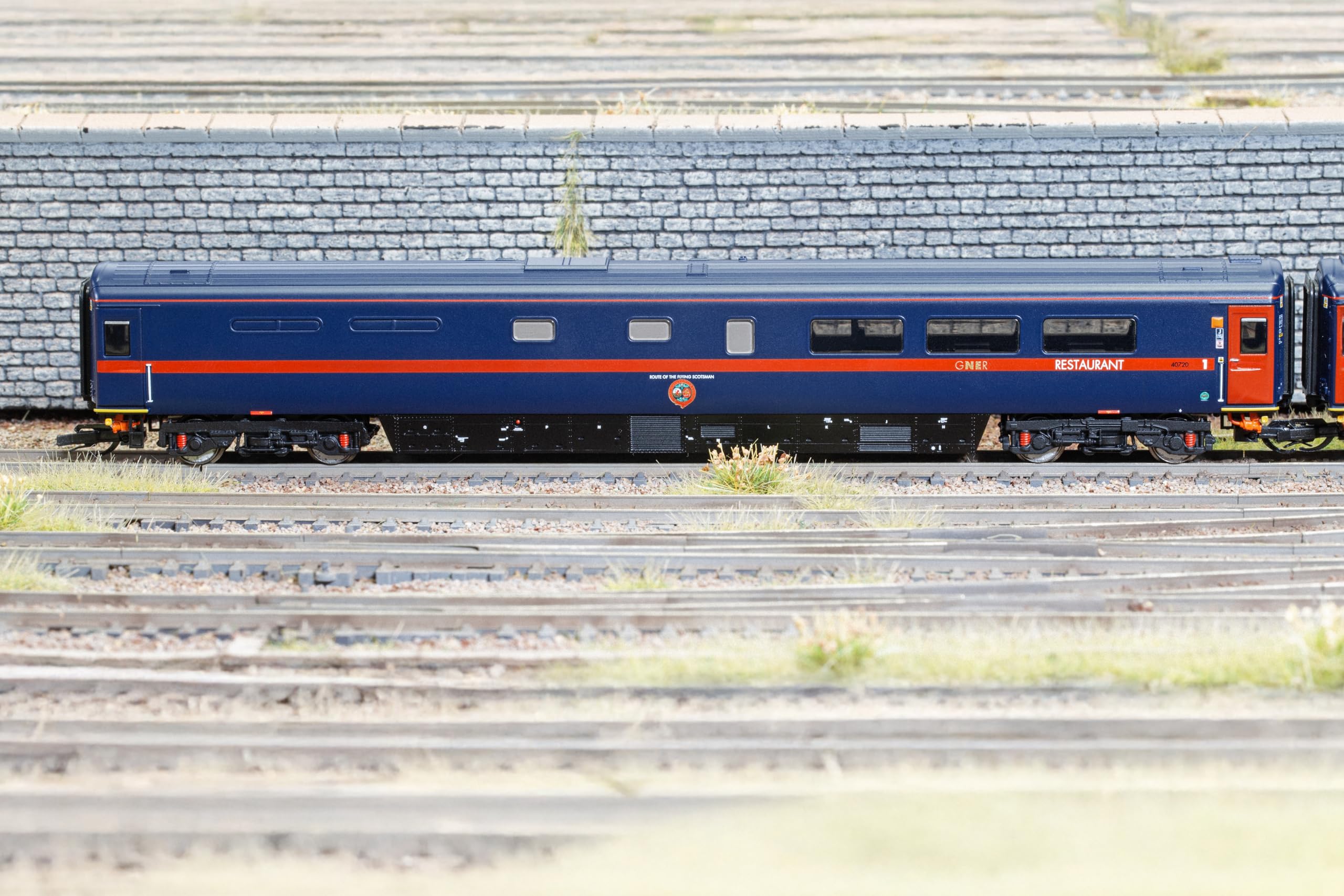 Hornby TT:120 TT4046 GNER HST Mk3 Coach 1 TRFB 40720