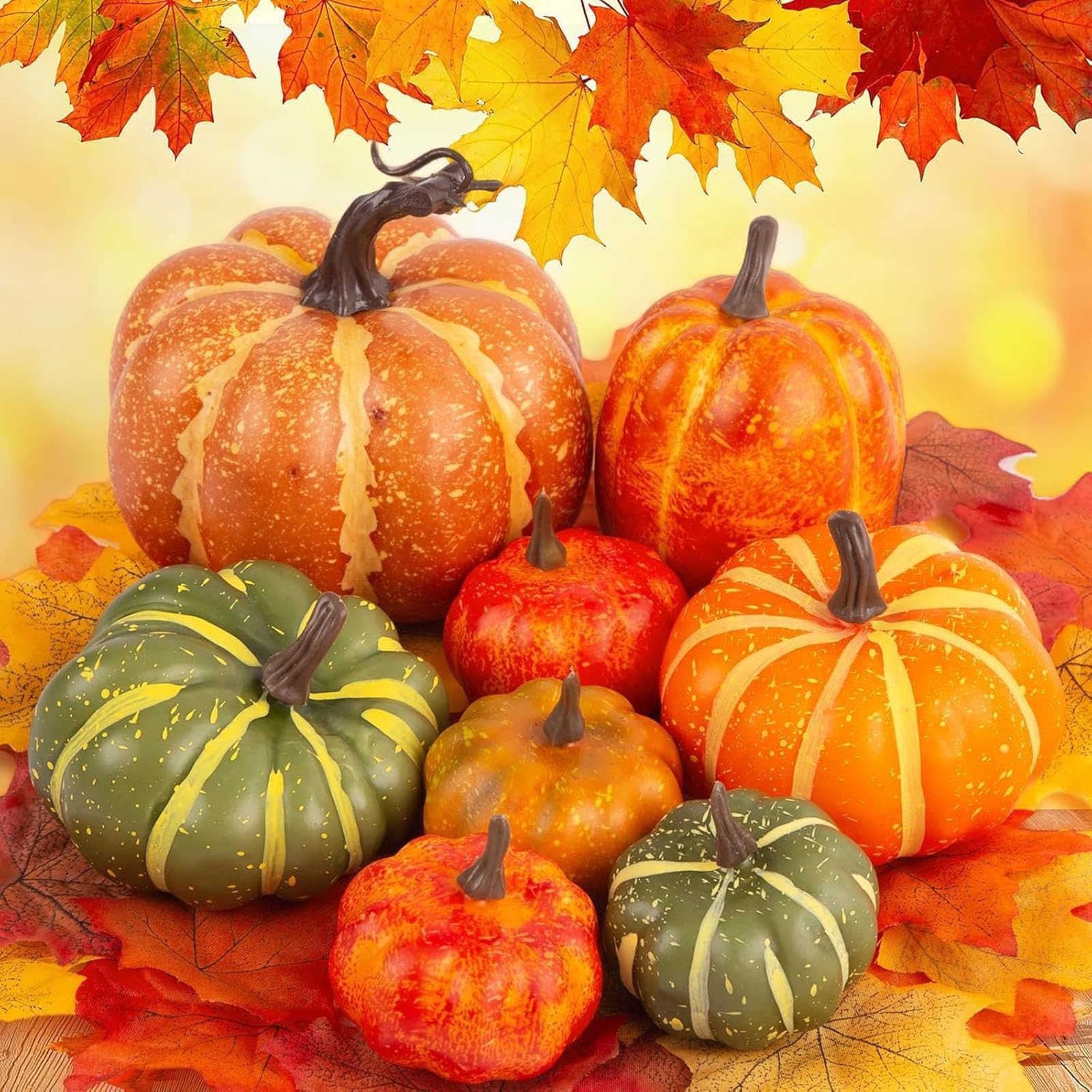 HAKACC Künstliches Kürbissse Set, 8 Verschiedene Gefälschte Kürbisse mit 30 Blatt Künstlichen Ahornblättern für Thanksgiving-Halloween-Party-Dekoration