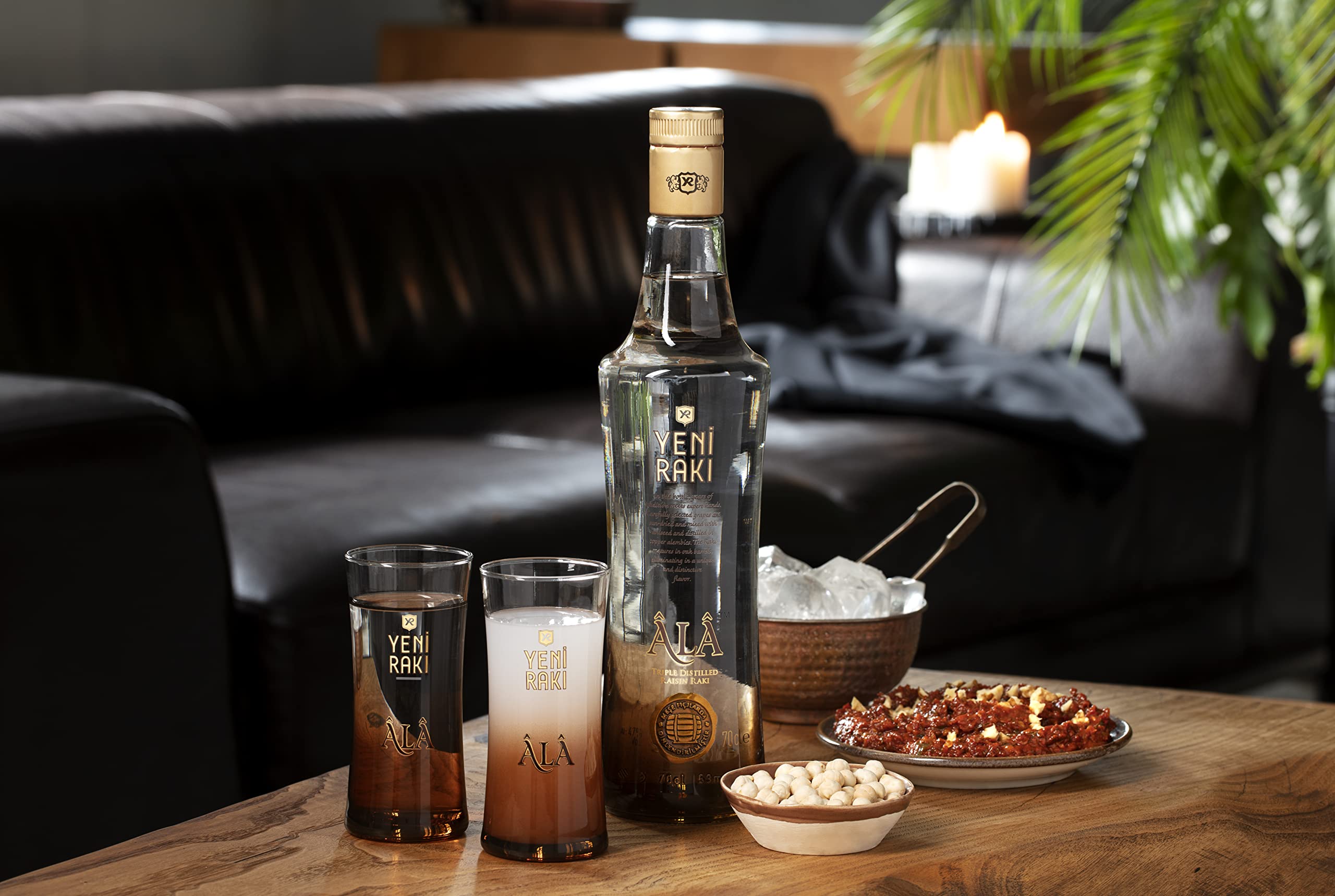YENI RAKI ALA - ROSINEN-RAKI, DREIFACH DESTILLIERT UND IN EICHENFÄSSERN GEREIFT - 1 x 0,7l Rakı mit 47% Vol. - Hergestellt in der Türkei (Packung mit 3)