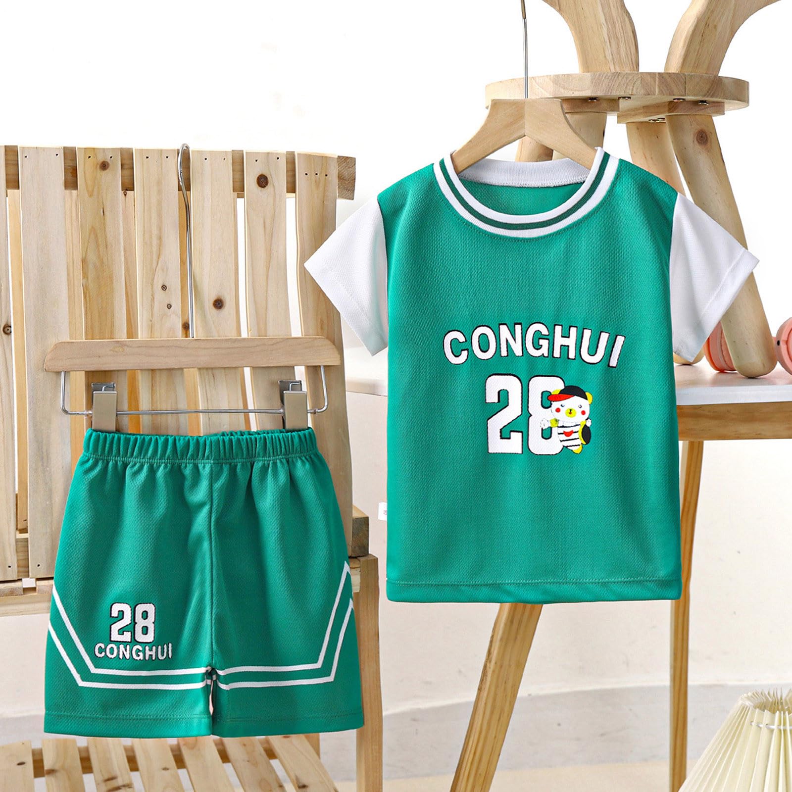 Generisch Conjunto de pantalones cortos deportivos para niños, 2 piezas, camiseta de baloncesto y pantalones cortos de malla, secado rápido (1-12 años)