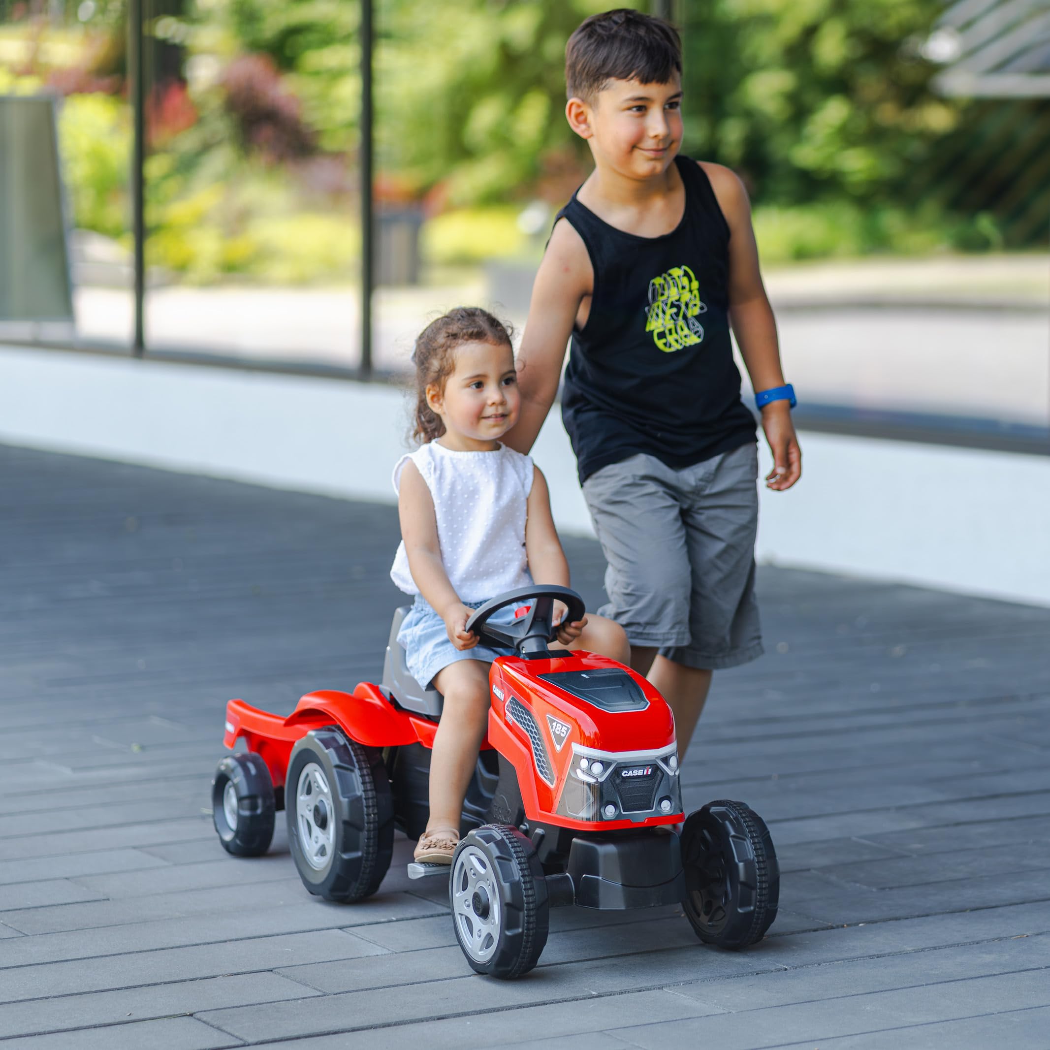 Falk Case IH Traktor mit Pedalen, für Kinder, mit Anhänger, ab 2 Jahren | Haube zum Öffnen und verstellbarer Sitz