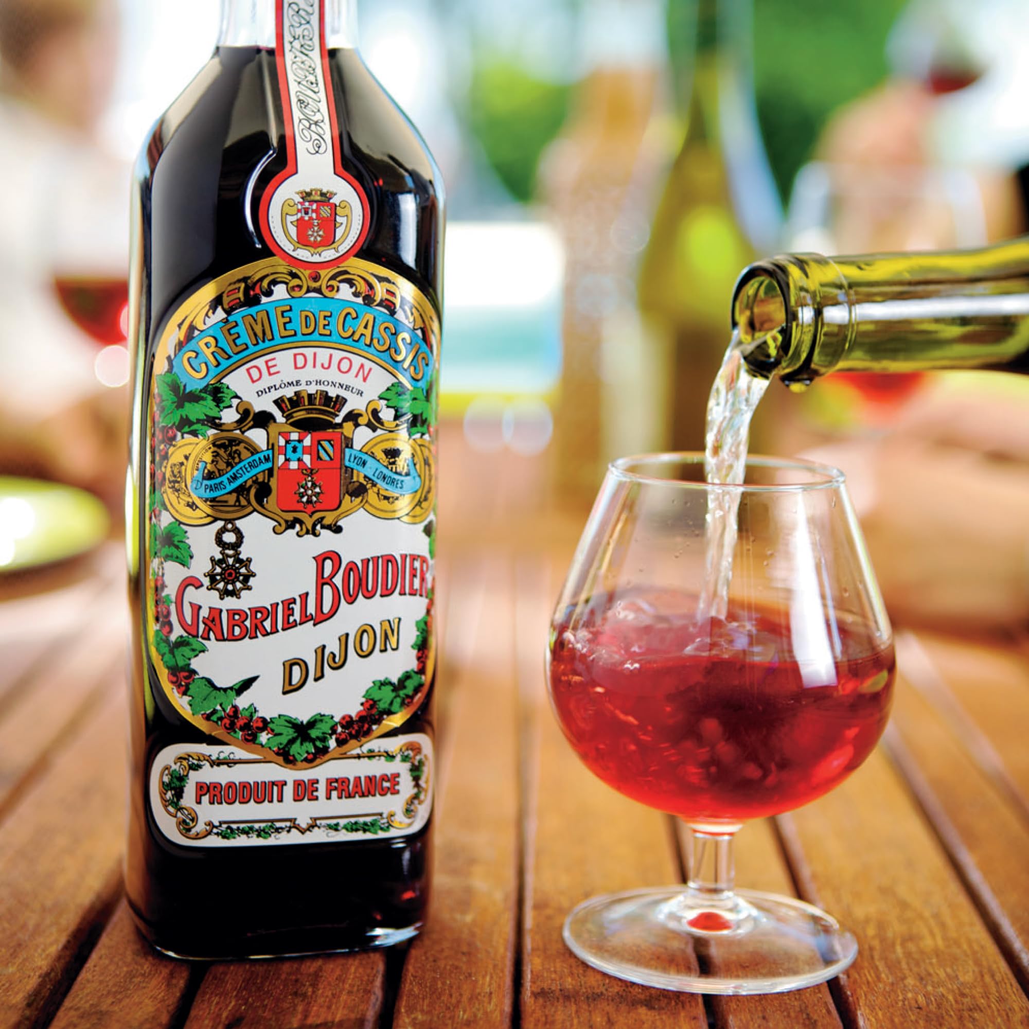 Gabriel Boudier Creme de Cassis Blackcurrant Liqueur - 50cl, 20% ABV - Crème de Cassis Dijon - Premium French Fruit Liqueur for Cocktails and Mixing — view 5