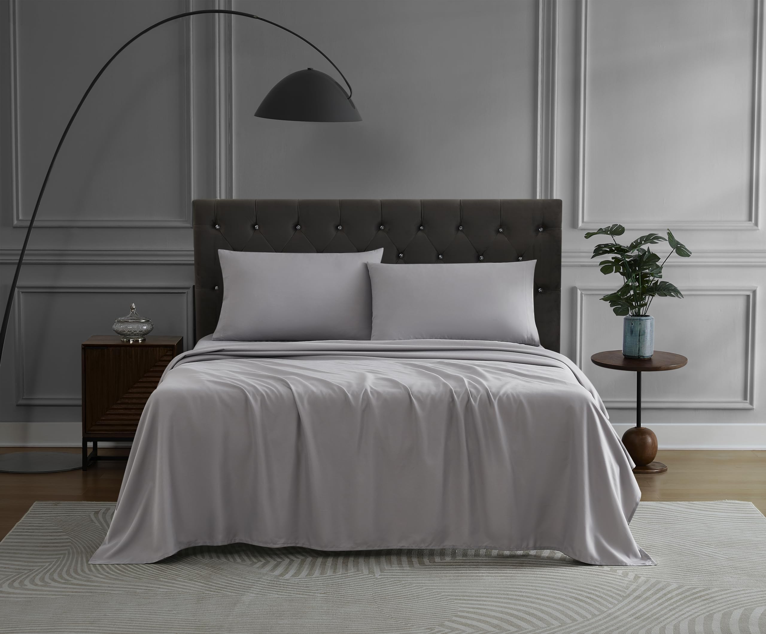 Queen Size Charcoal Gray Microfiber Sheet Set- Soft Finish Lightweight 4-Piece Bed Set Deep Pocket Fits Up to