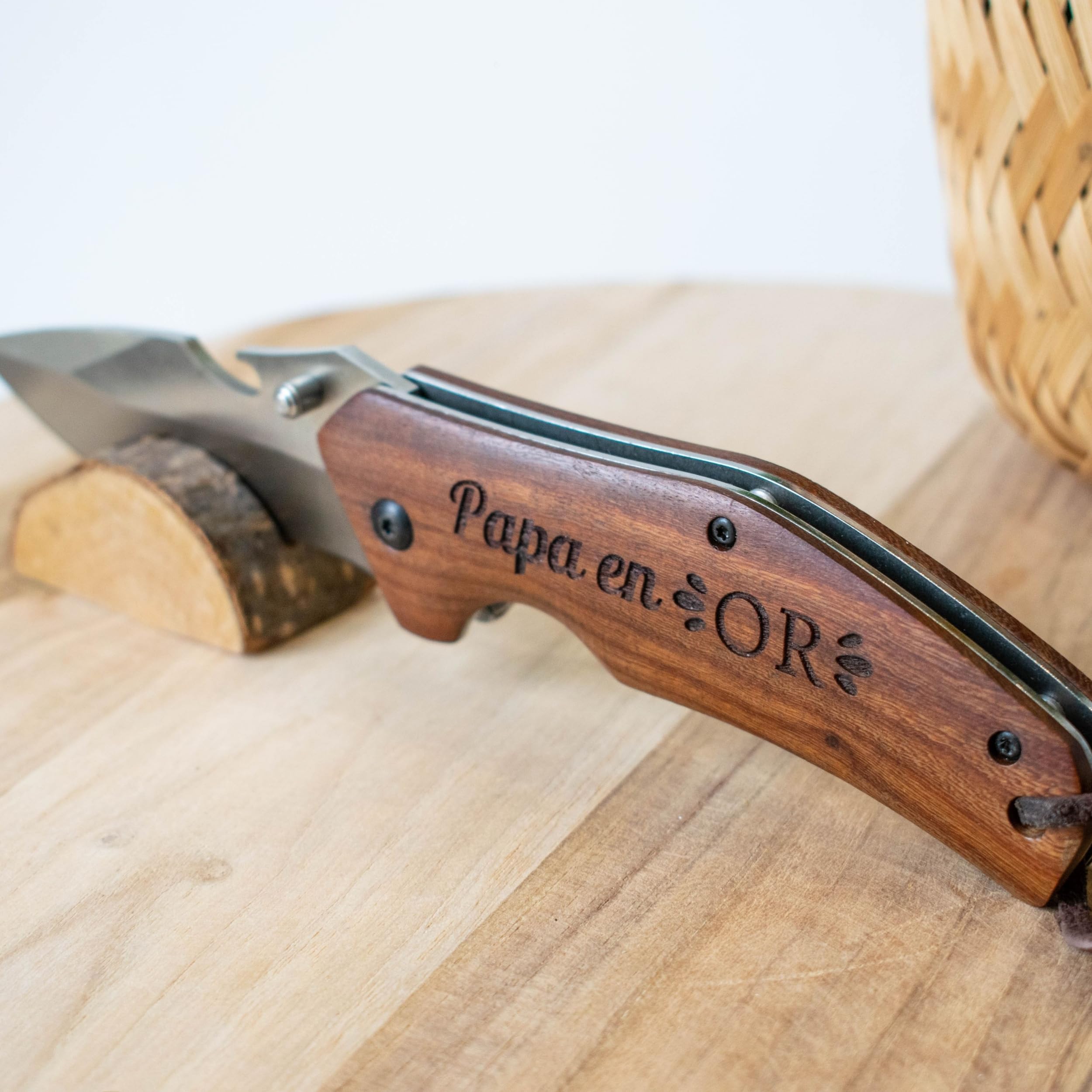 Ernestine - Couteau personnalisé Papa - cadeau papa - idée cadeaux fête des pères - outil nature en bois gravé - papi - couteau loisir pliable - manche gravure laser - acier inoxydable